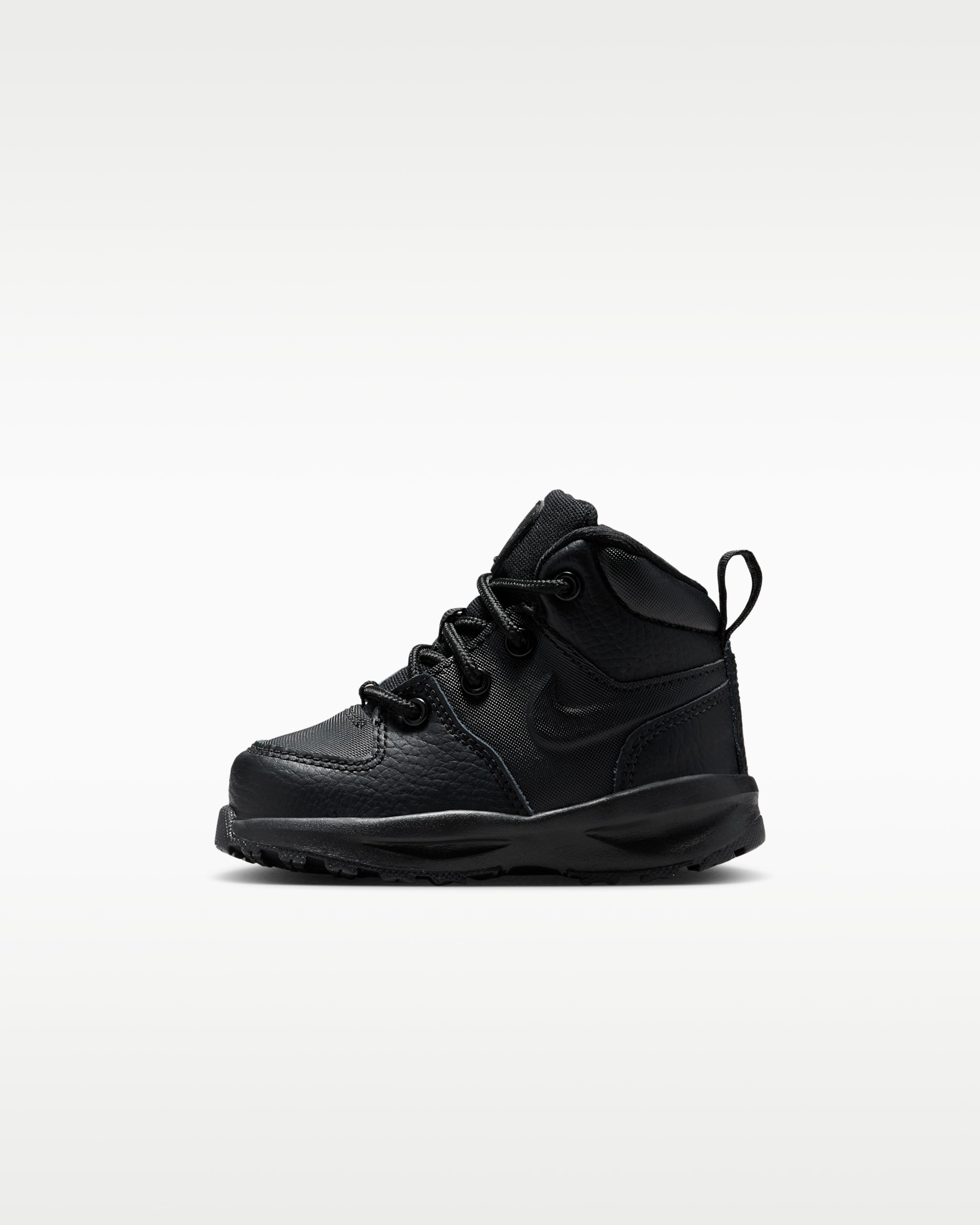 Nike Manoa 17 — Black/Black/Black