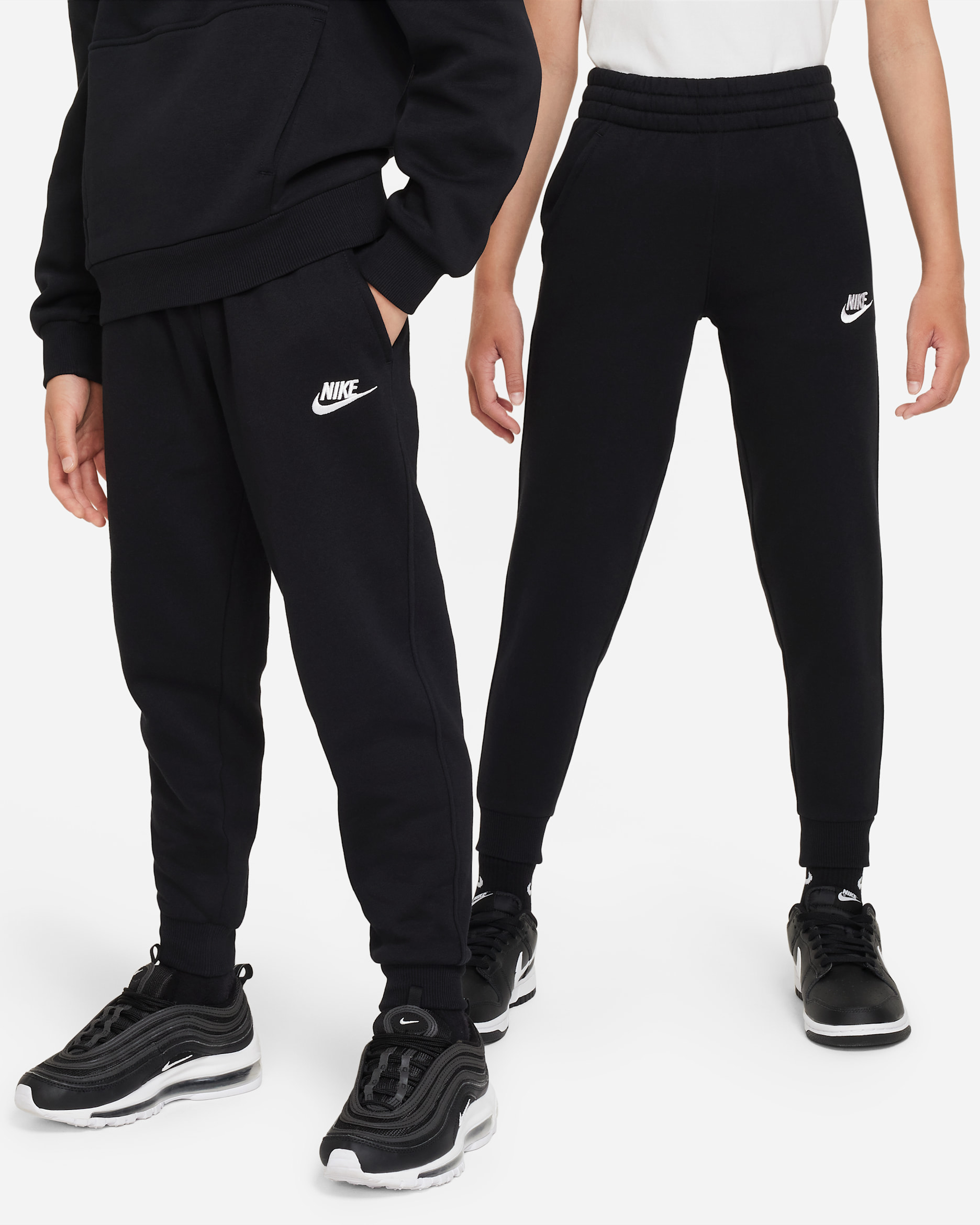 Nike Sportswear Club Fleece — Black/White