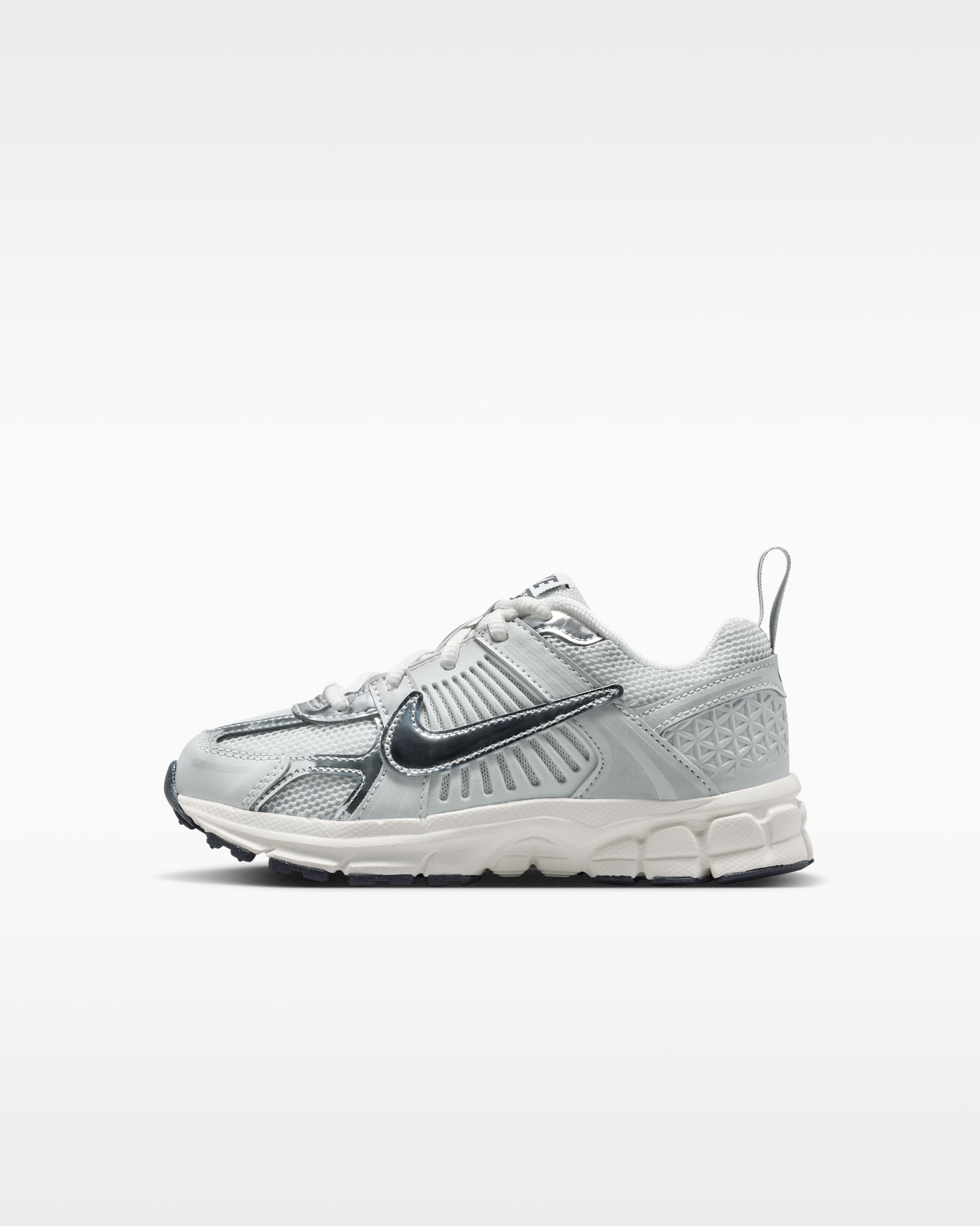 Nike Vomero 5 — Photon Dust/Gridiron/Sail/Chrome