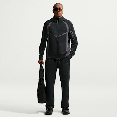 Nike Tech — Black/Black
