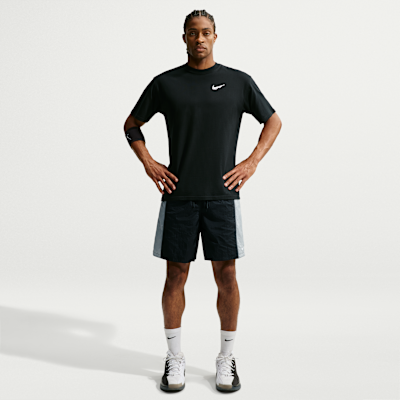 Nike — Black/Light Smoke Grey/Smoke Grey/White
