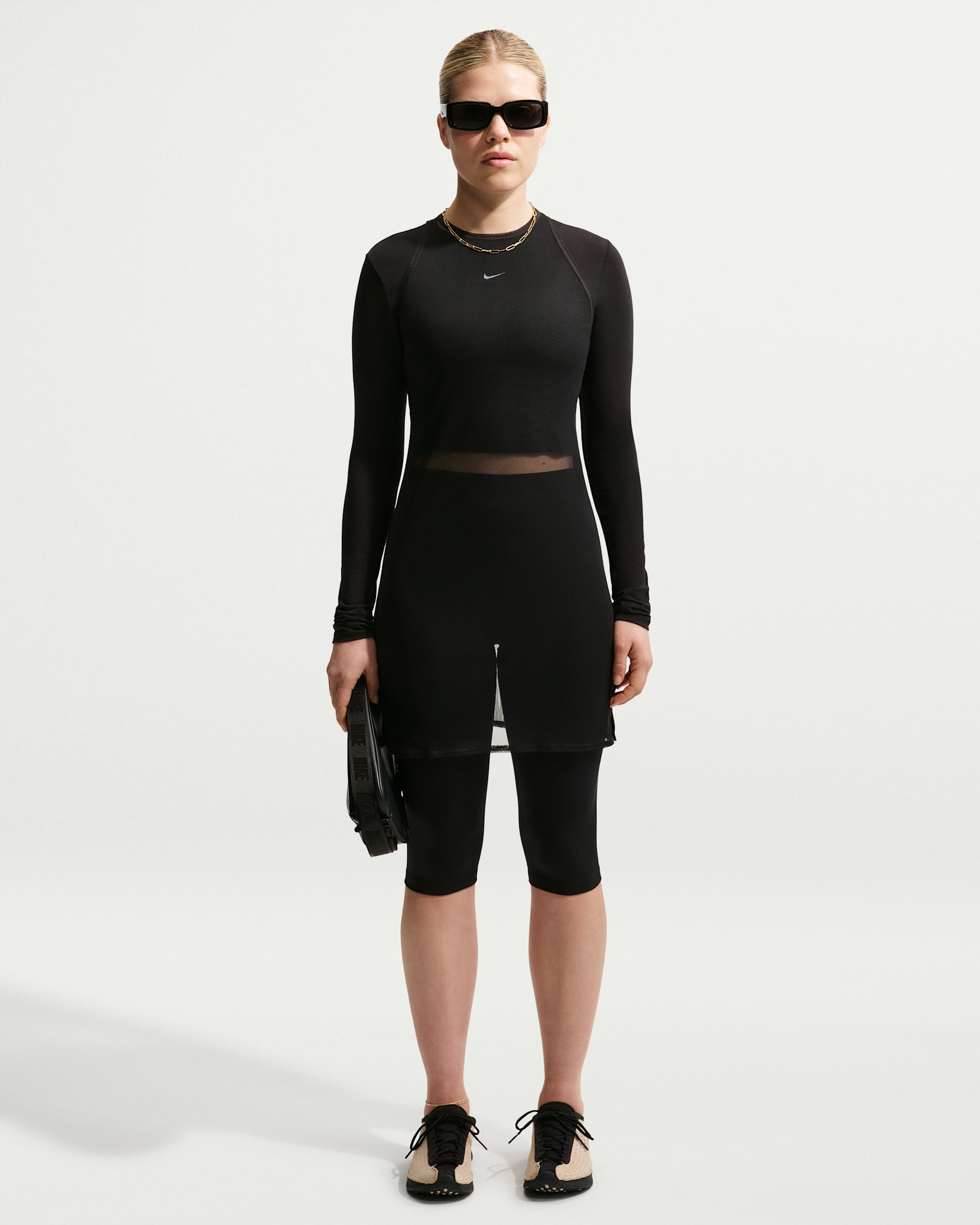 Nike Sportswear — Black/Sail