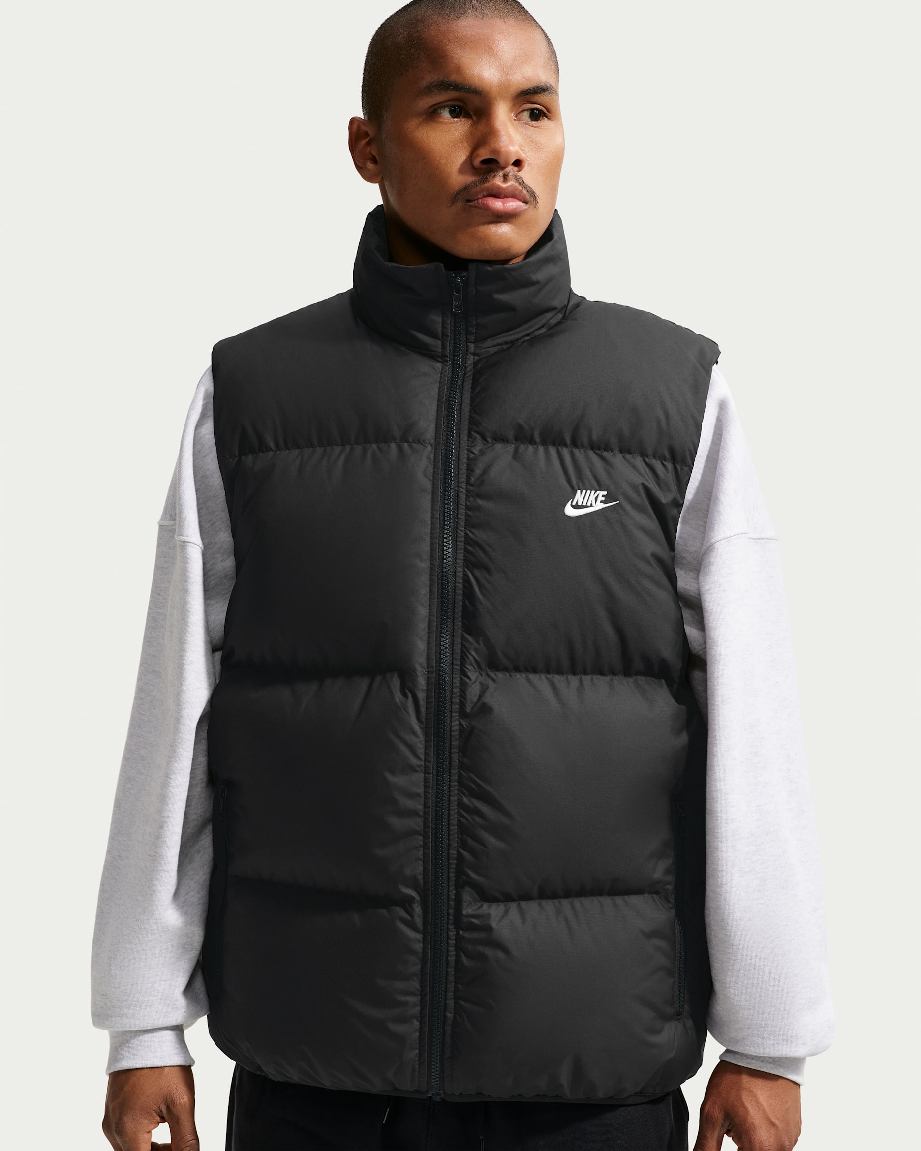 Nike Sportswear Club — Black/White
