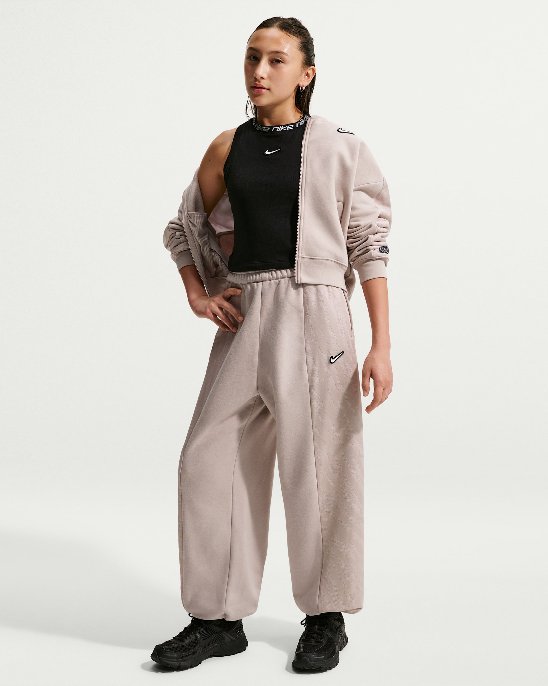 Nike Sportswear — Moon Particle/White