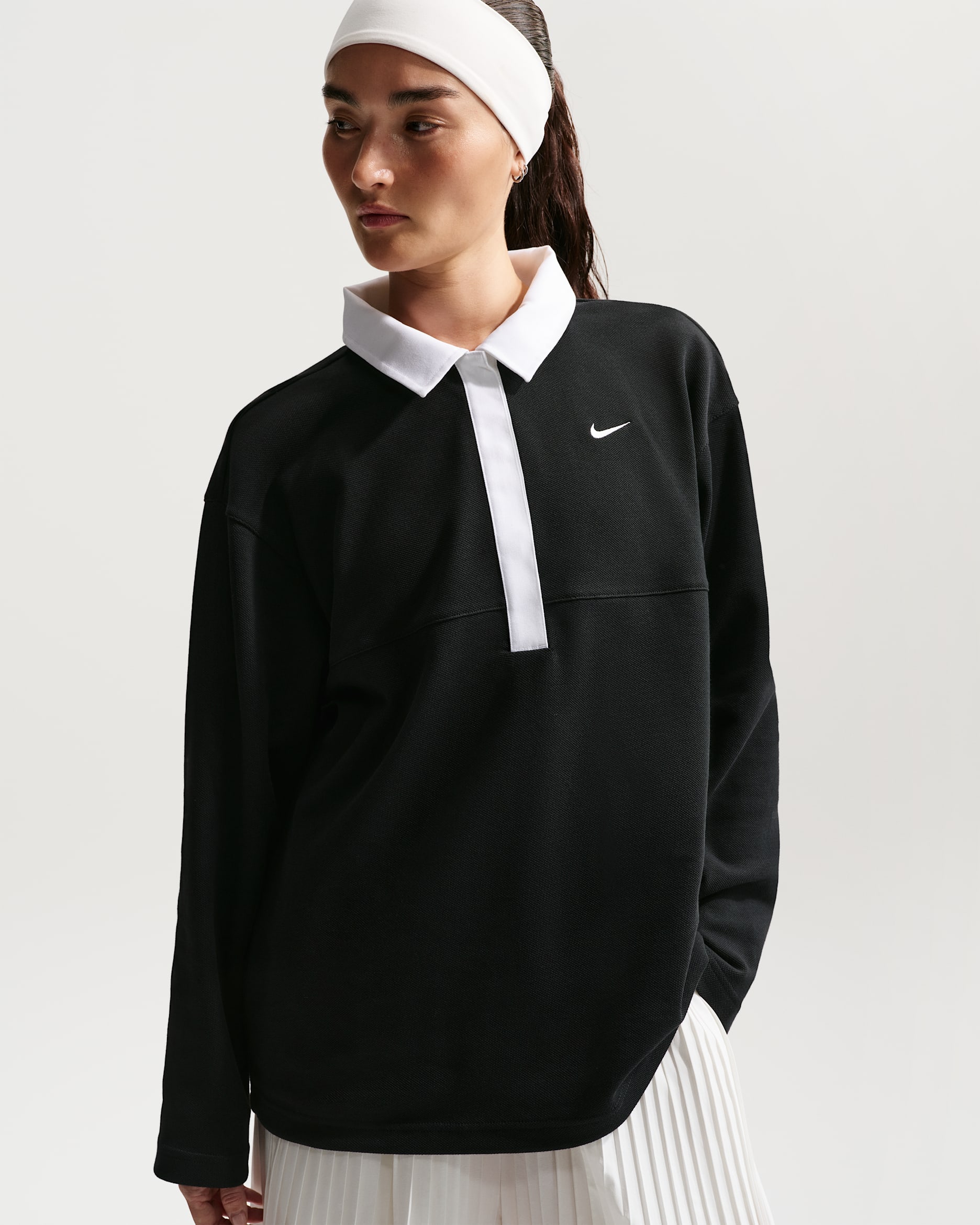Nike Sportswear — Black/Black/Black/White