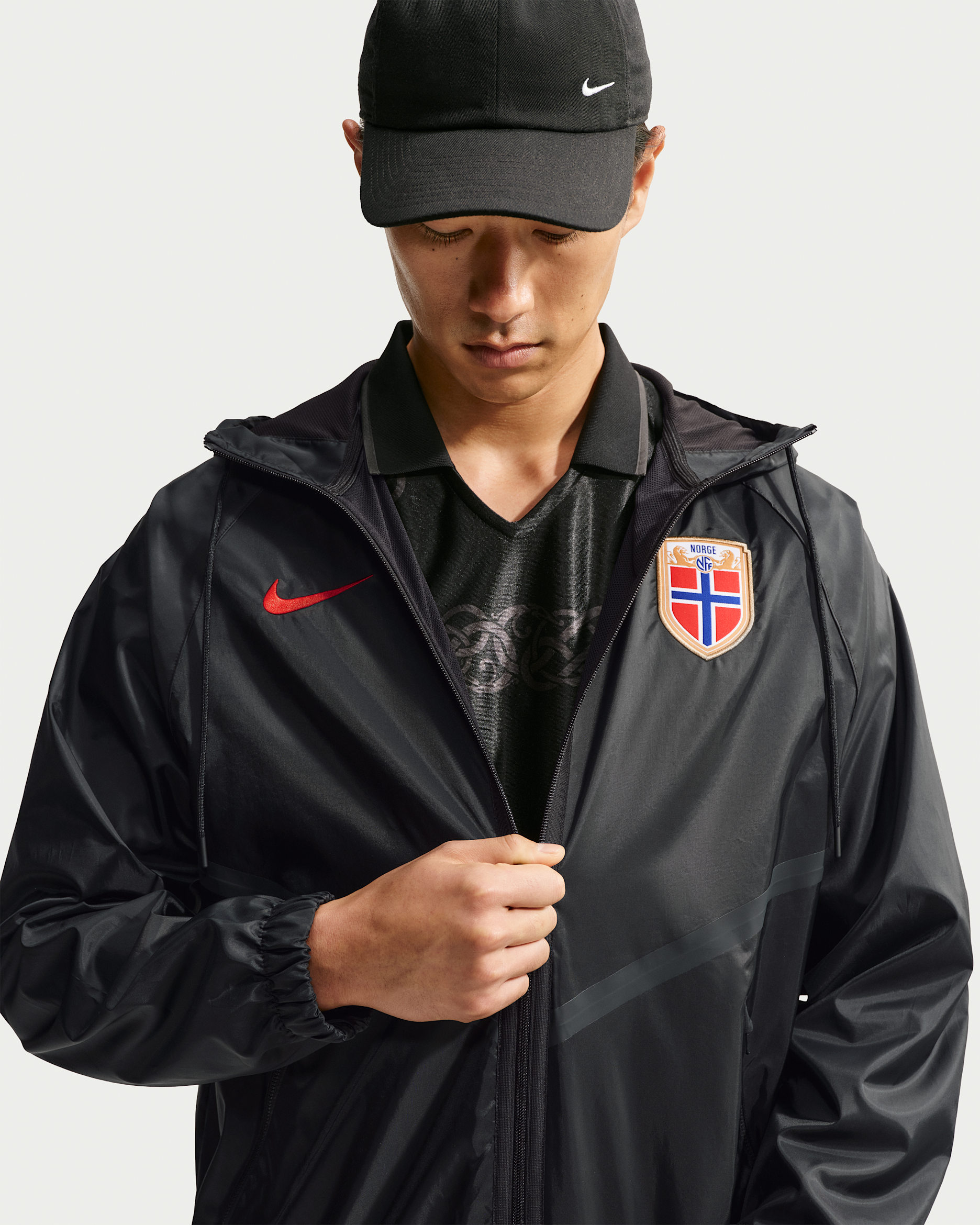 Norway — Black/Black/Chile Red