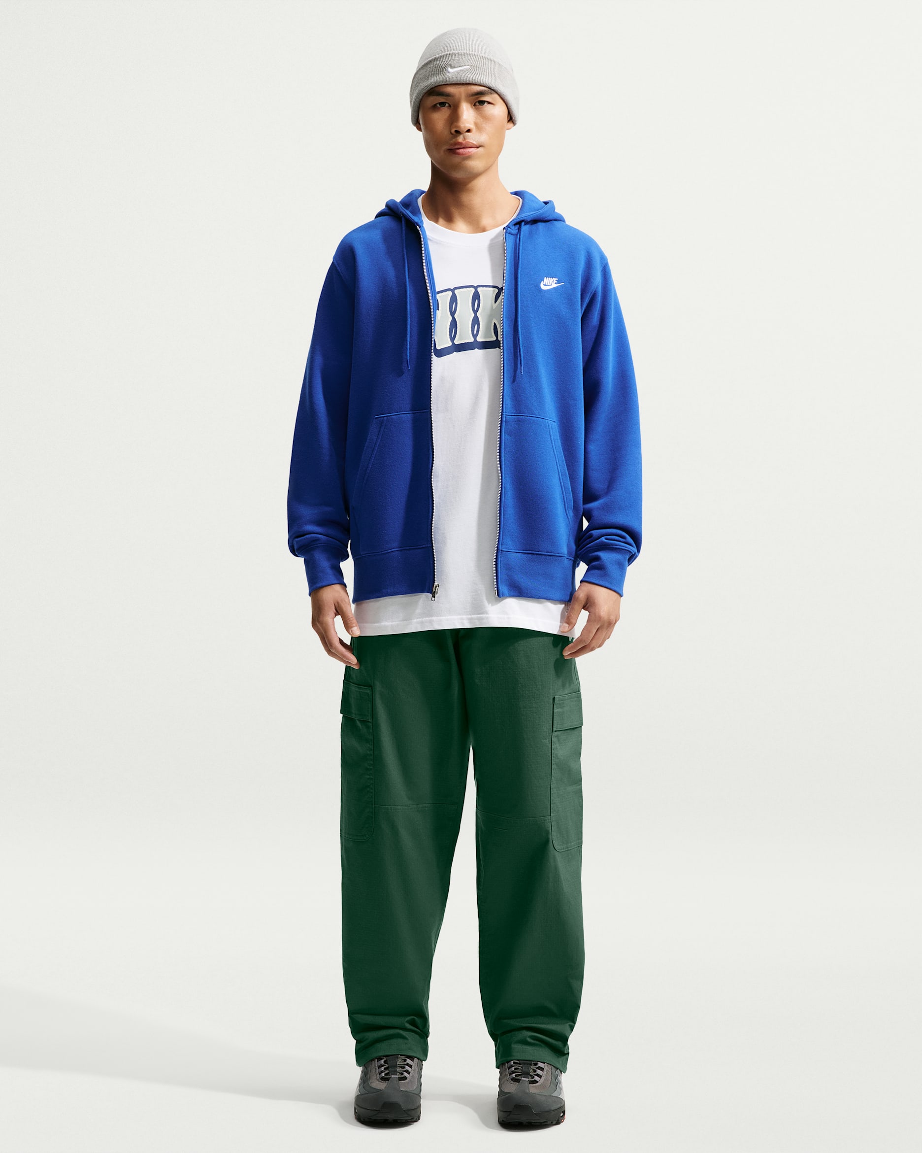 Nike Sportswear Club — Fir/White