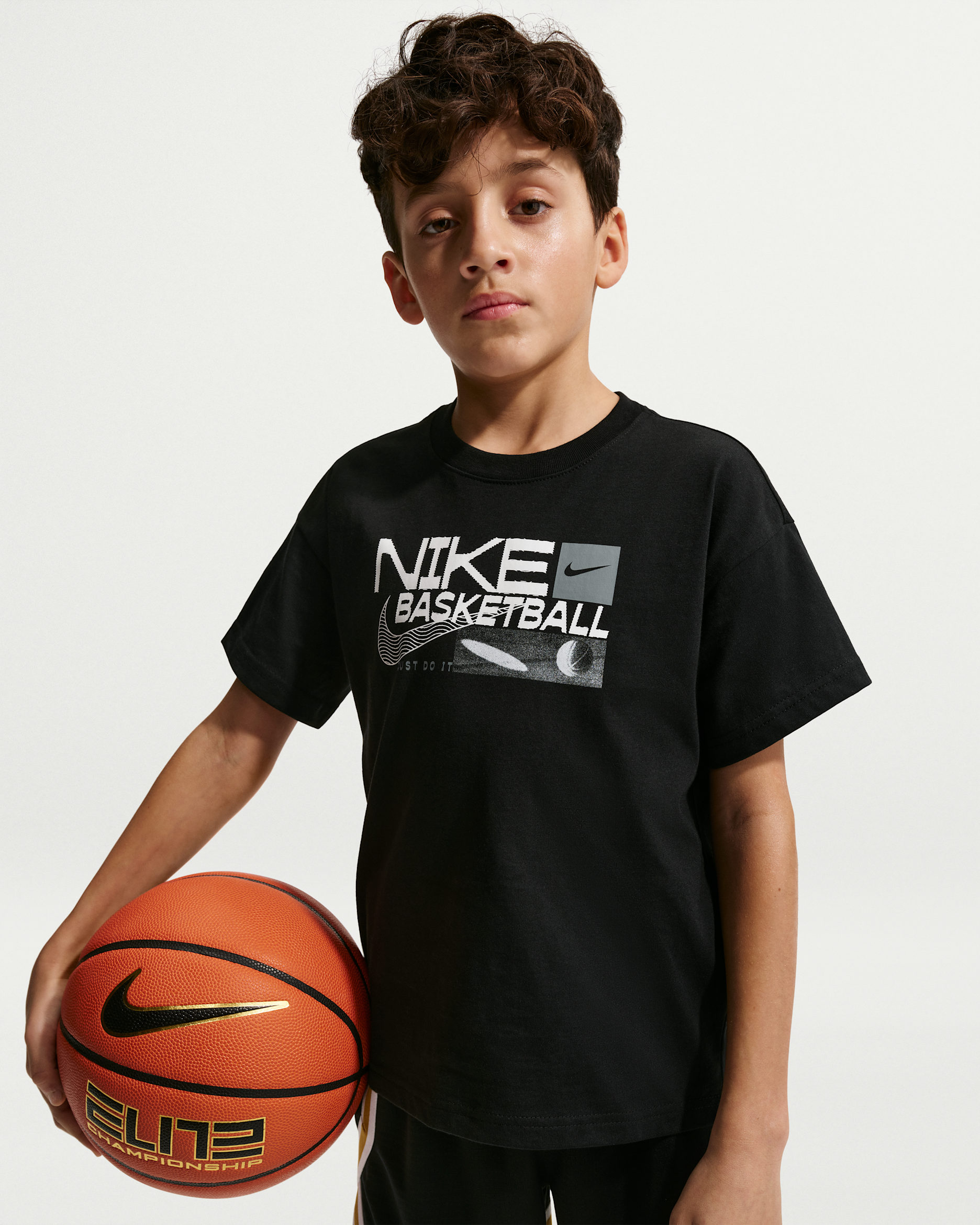 Nike Sportswear — Black
