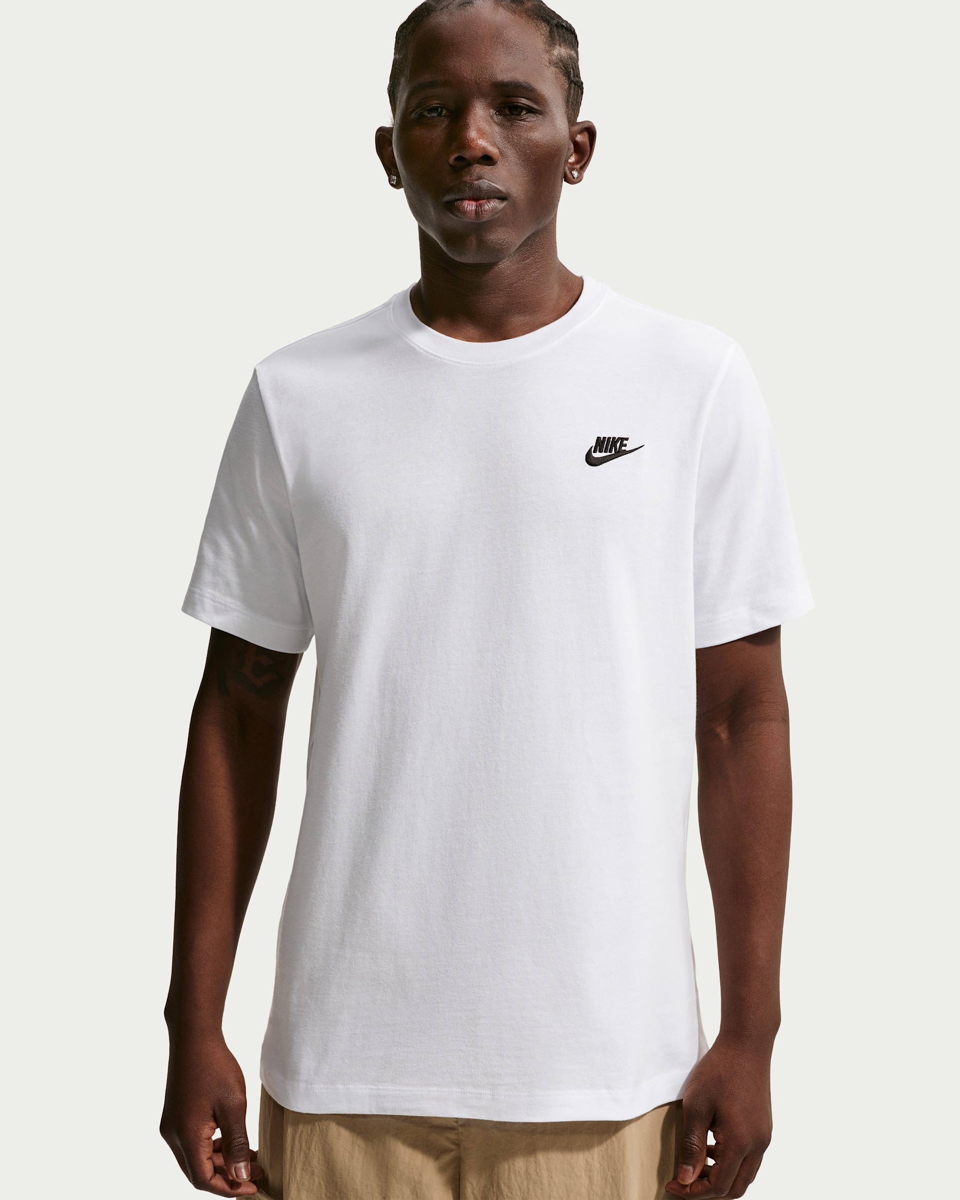 Nike Sportswear Club — White/Black