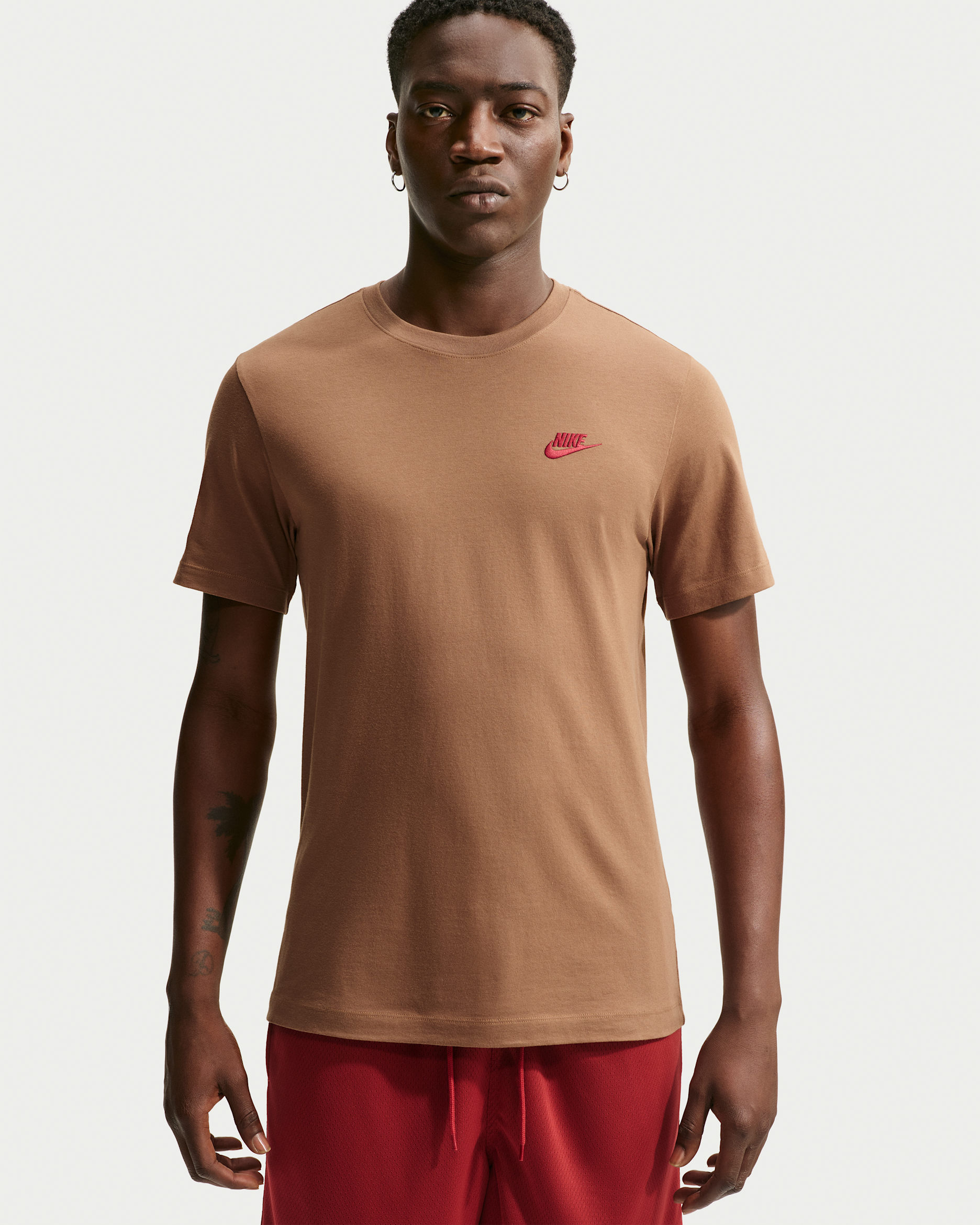 Nike Sportswear Club — Ale Brown/Tough Red