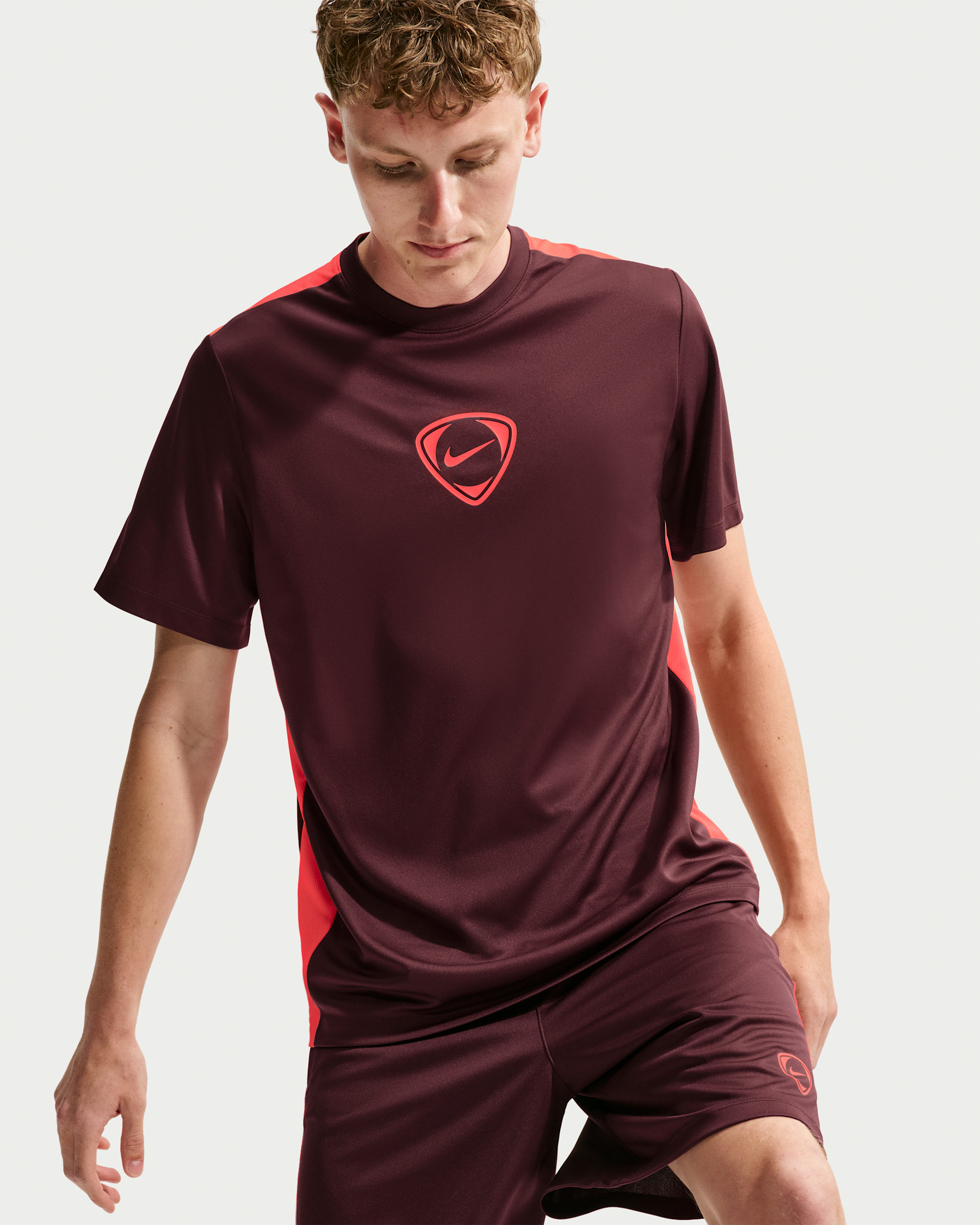 Nike Academy+ — Mystic Dates/Bright Crimson/Bright Crimson