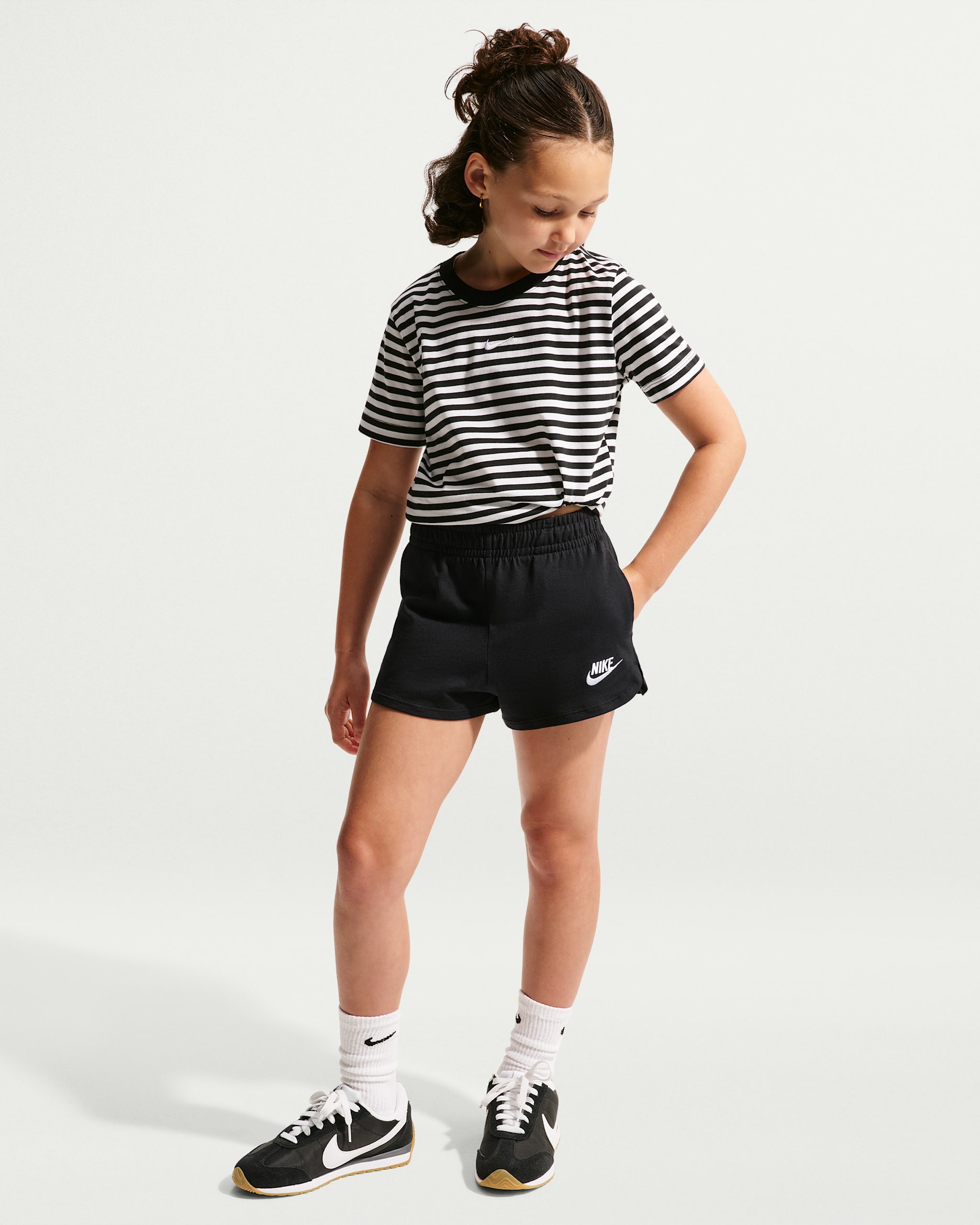 Nike Sportswear — Black/White