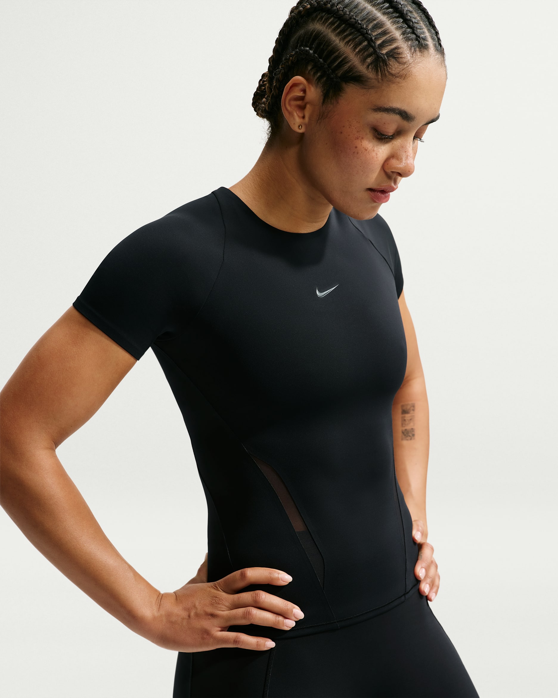 Nike Universa — Black/Anthracite/Dark Smoke Grey