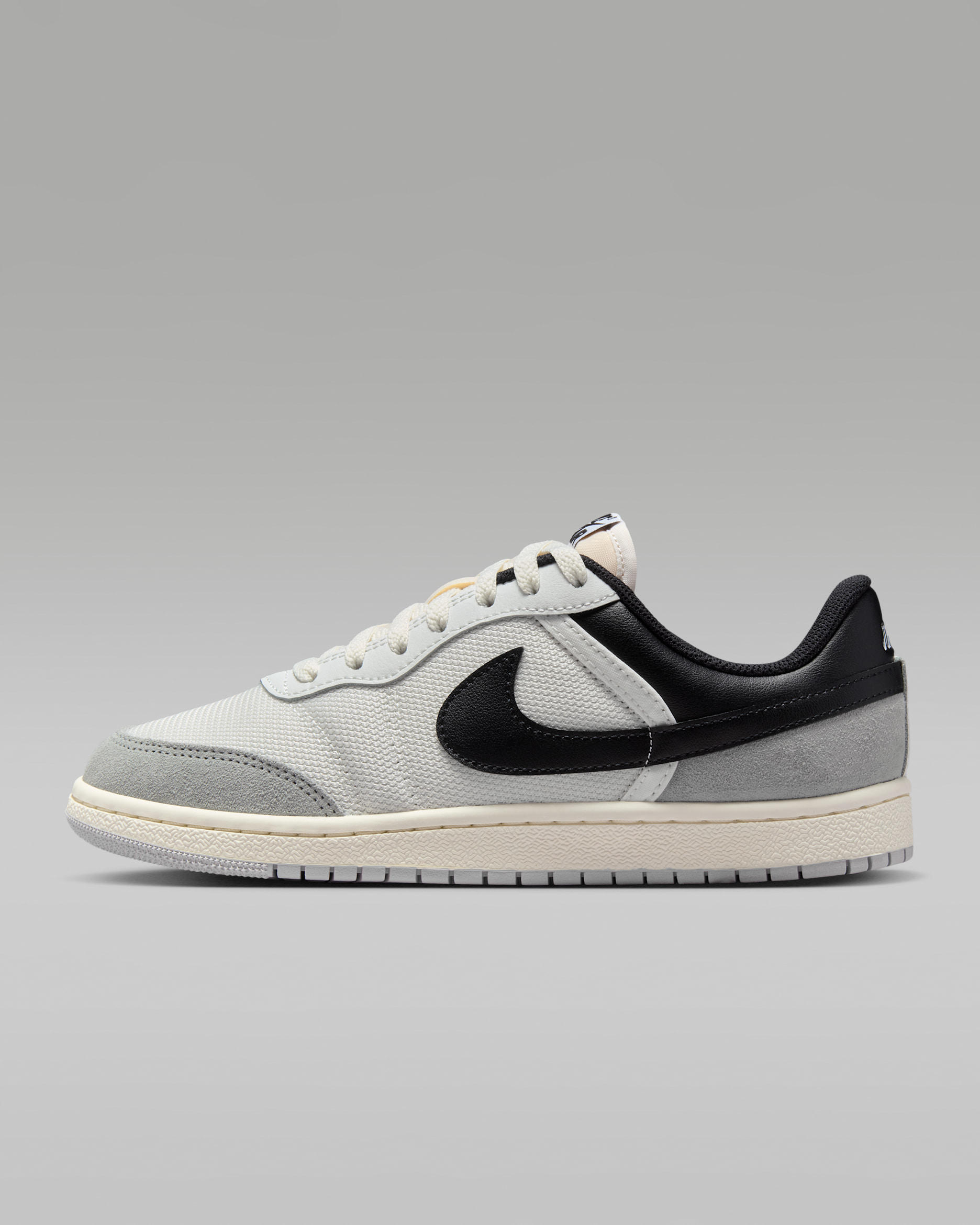 Air Jordan Skyline Low — Summit White/Light Smoke Grey/Sail/Black