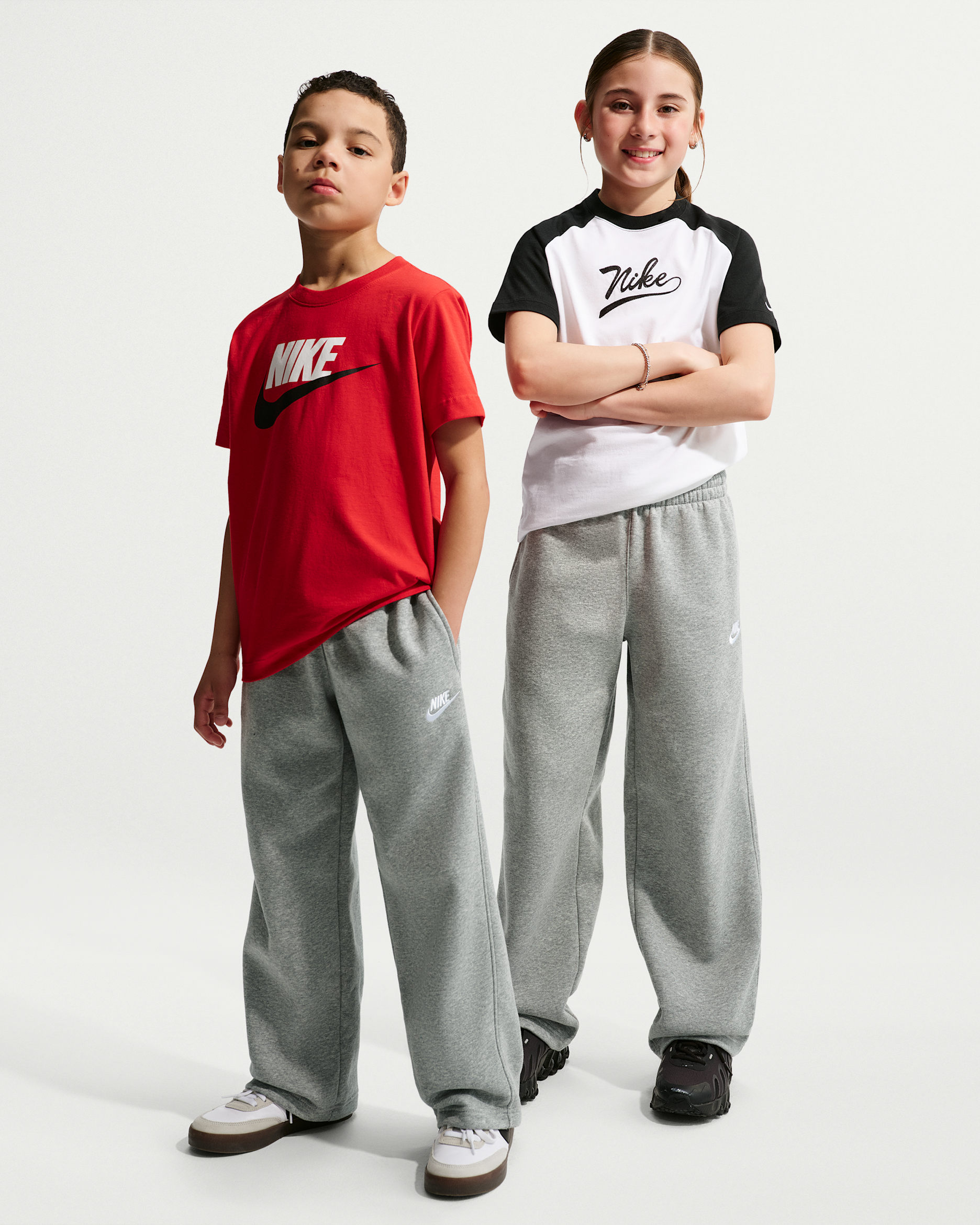 Nike Sportswear — Dark Grey Heather/White