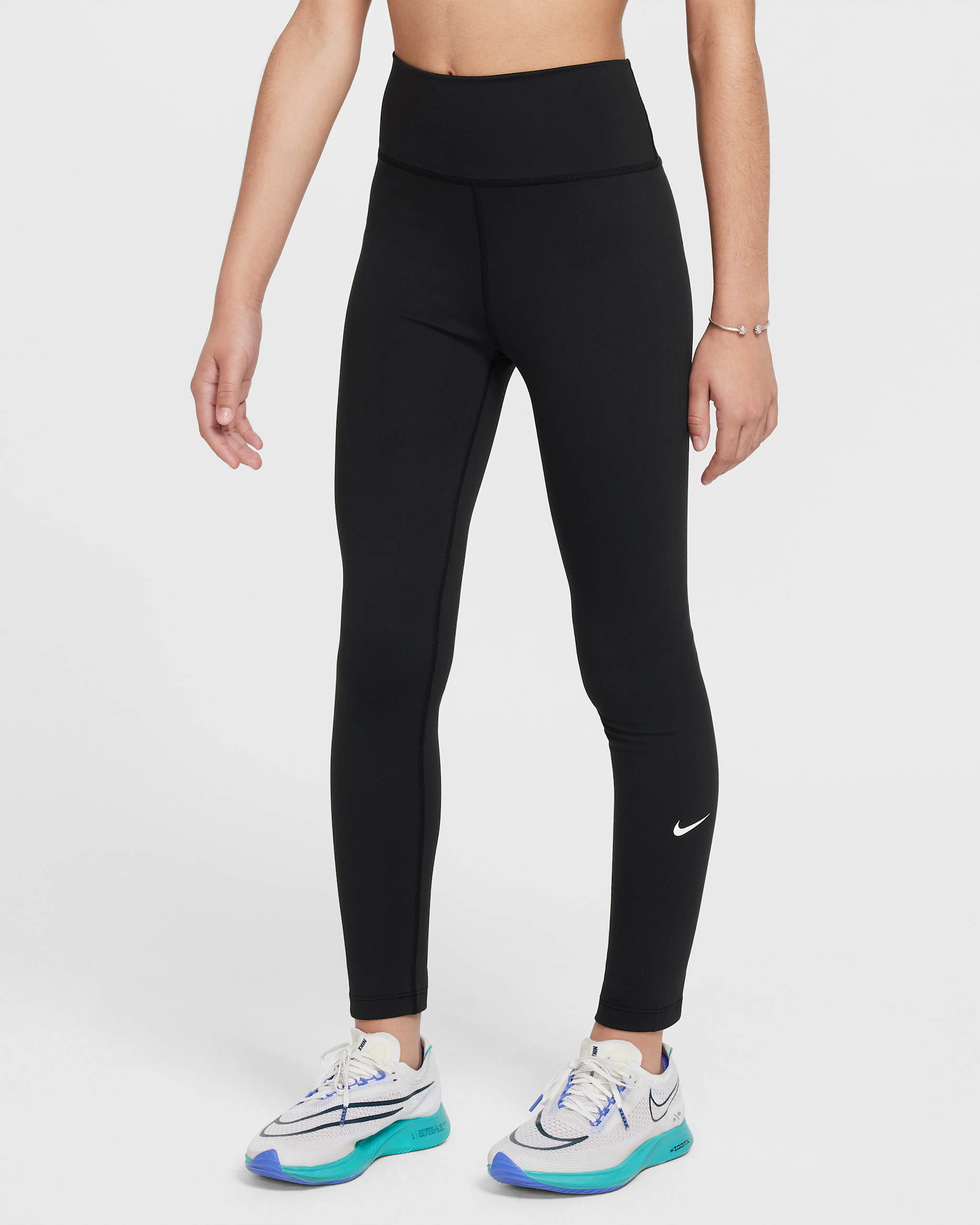 Nike One — Black/White