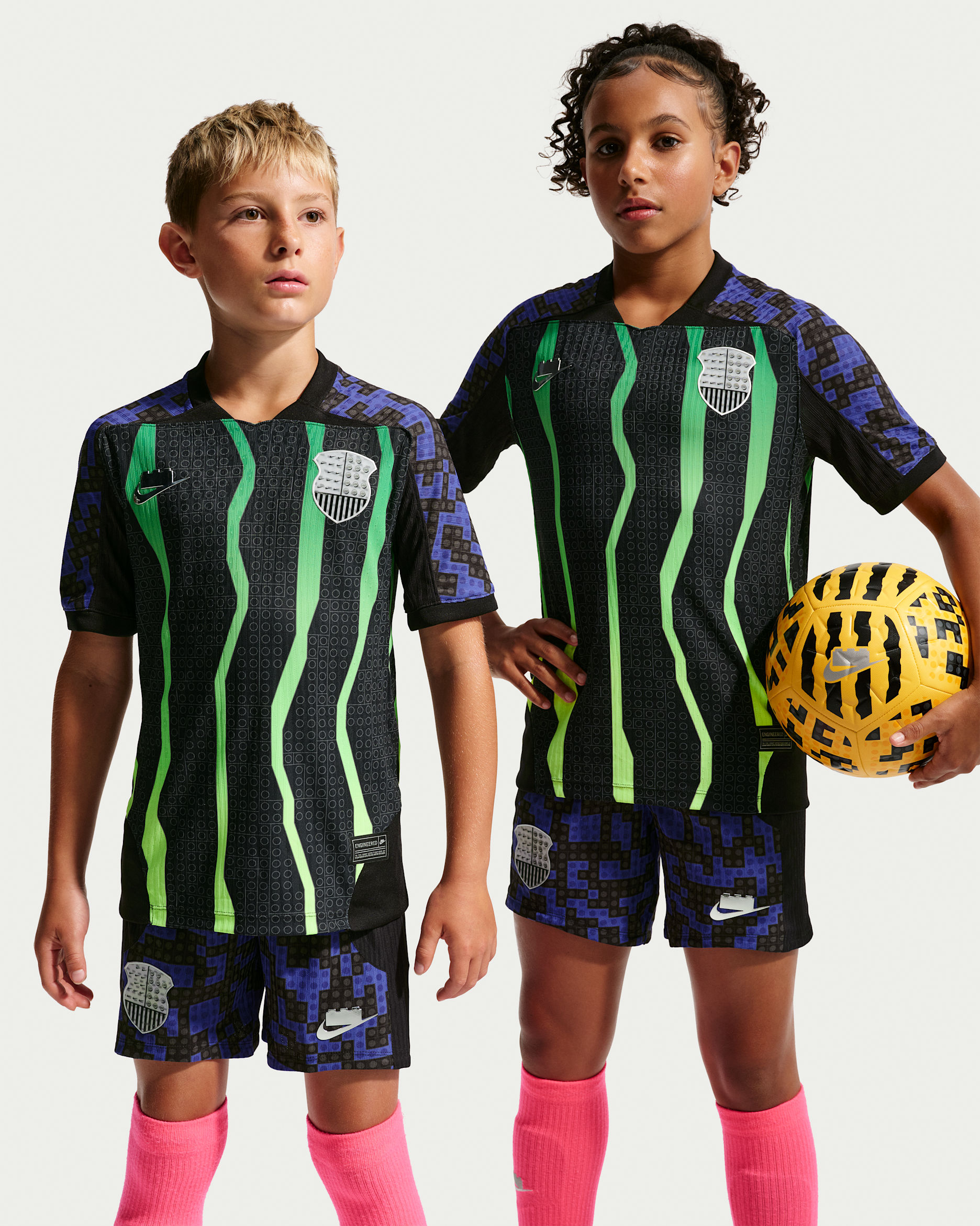 Nike x LEGO® Collection — Black/Light Liquid Lime