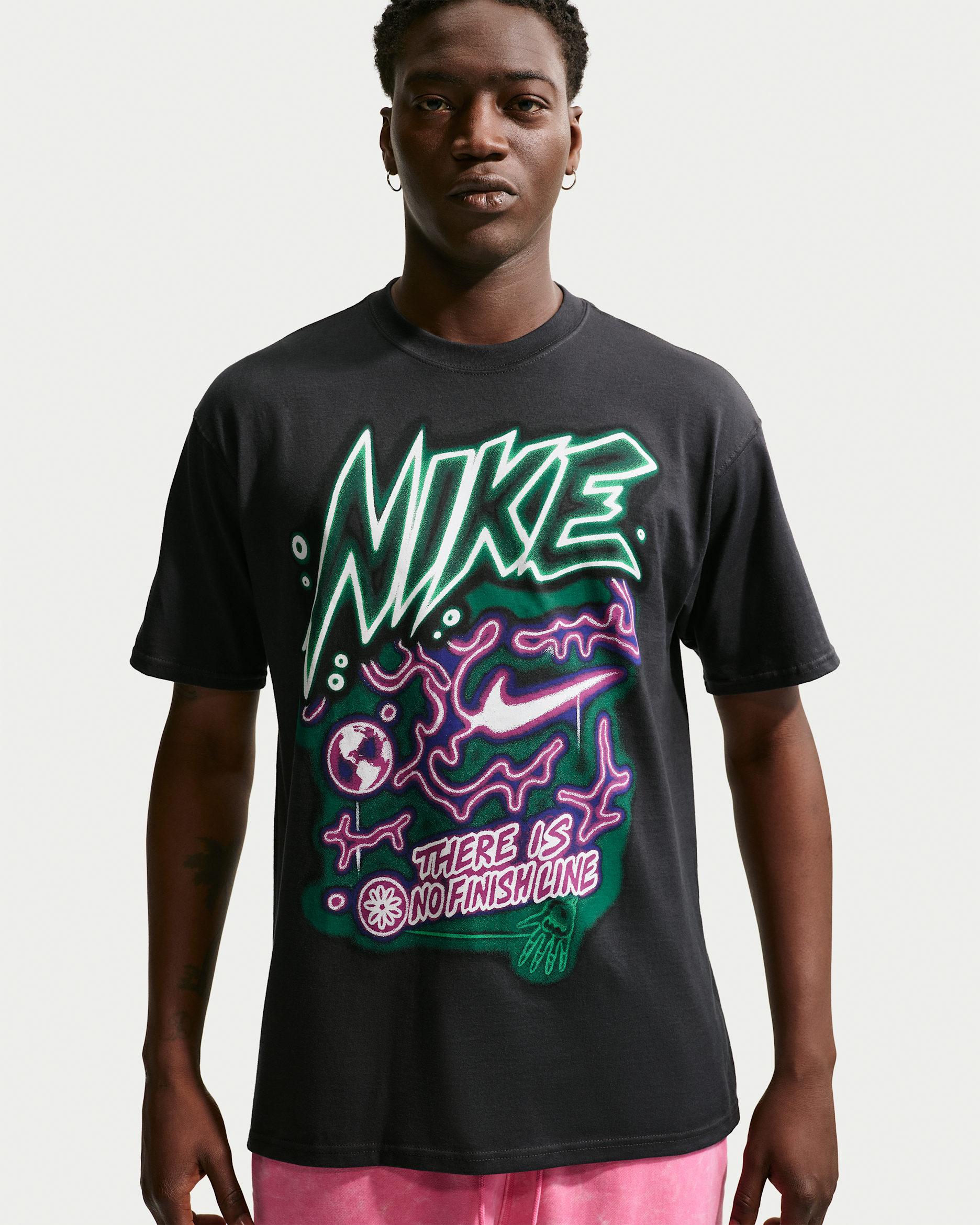 Nike Sportswear — Off-Noir