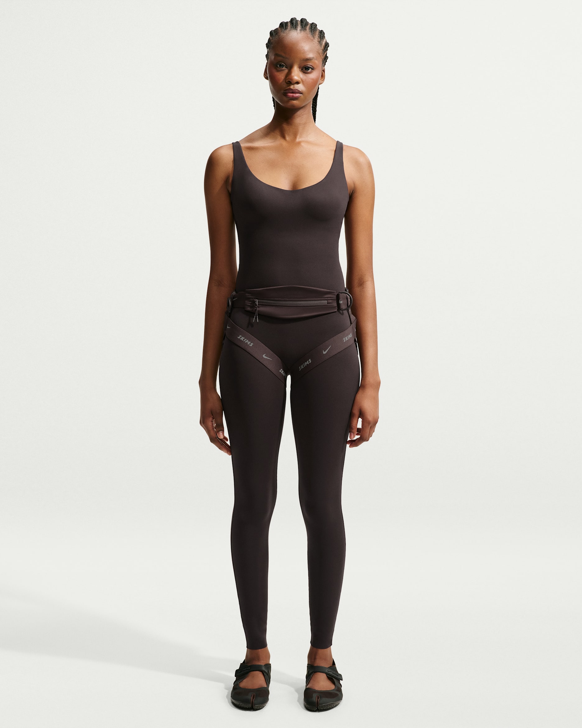 NikeSKIMS Studio Stretch — NSKM Dark Roast/NSKM Dark Roast