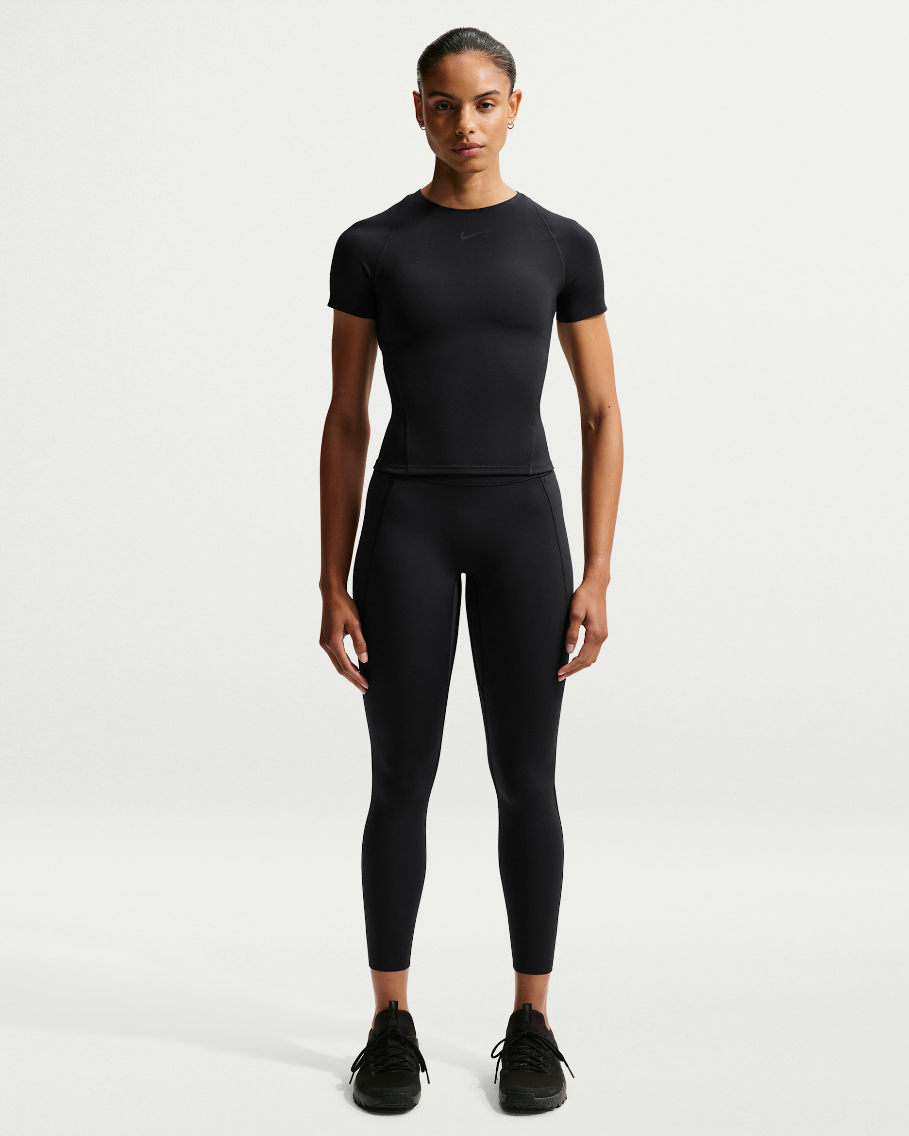 Nike Universa — Black/Anthracite/Dark Smoke Grey
