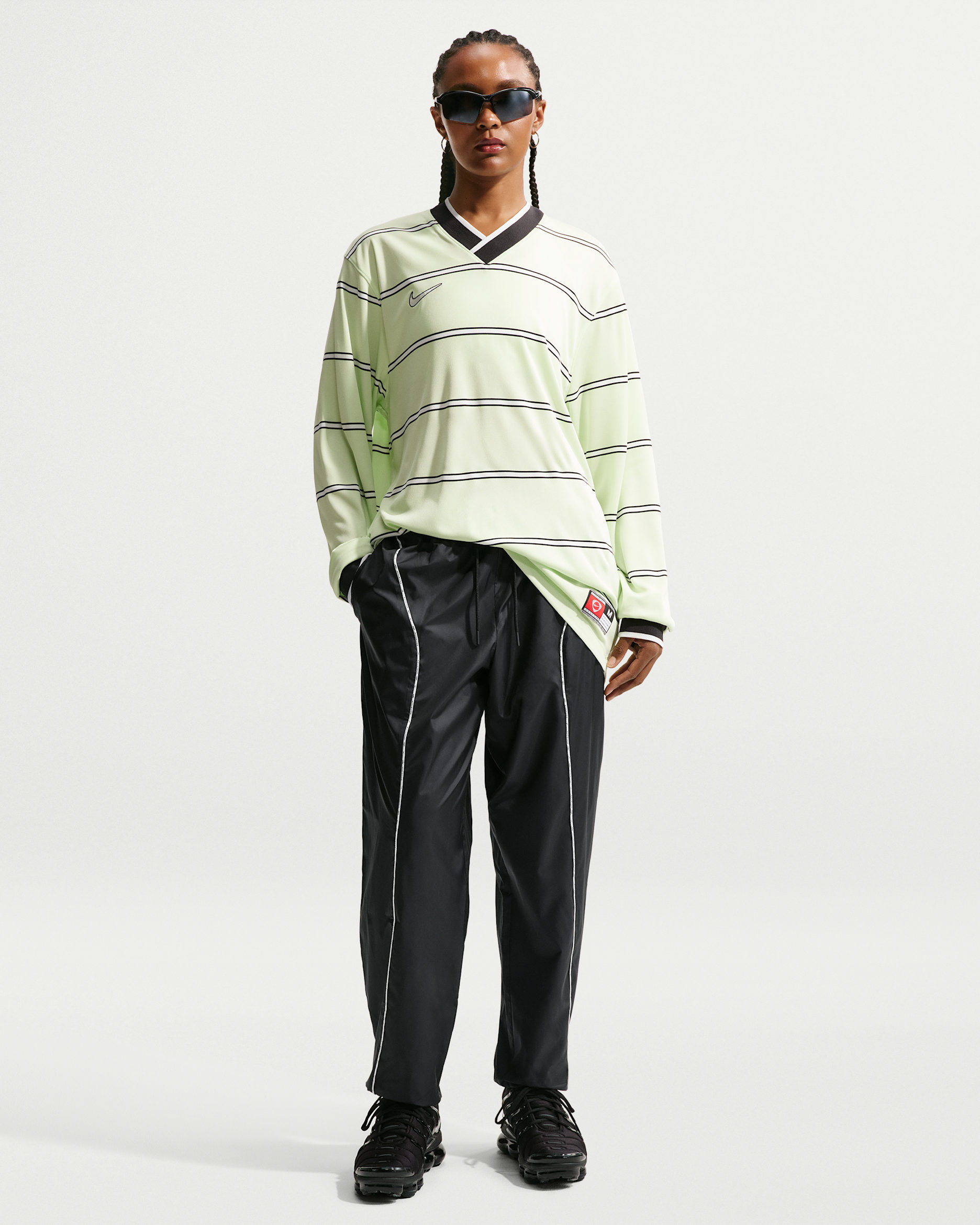 Nike Sportswear  — Black/Sail/Sail