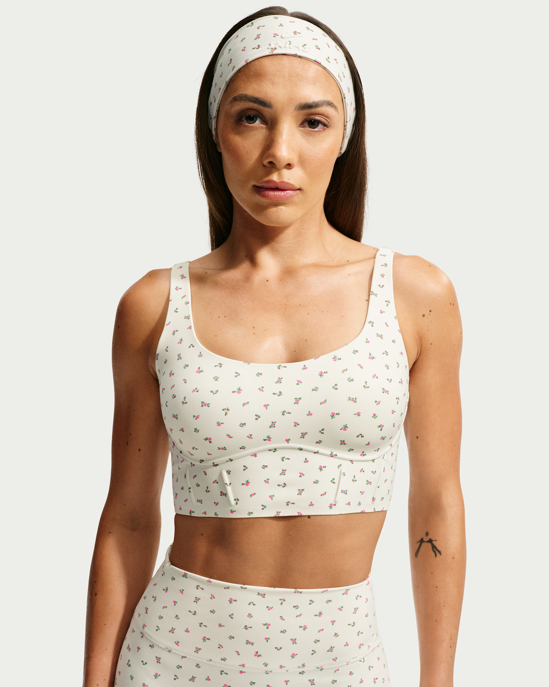 NikeSKIMS Matte — NSKM Actv Ivory/NSKM Flamingo