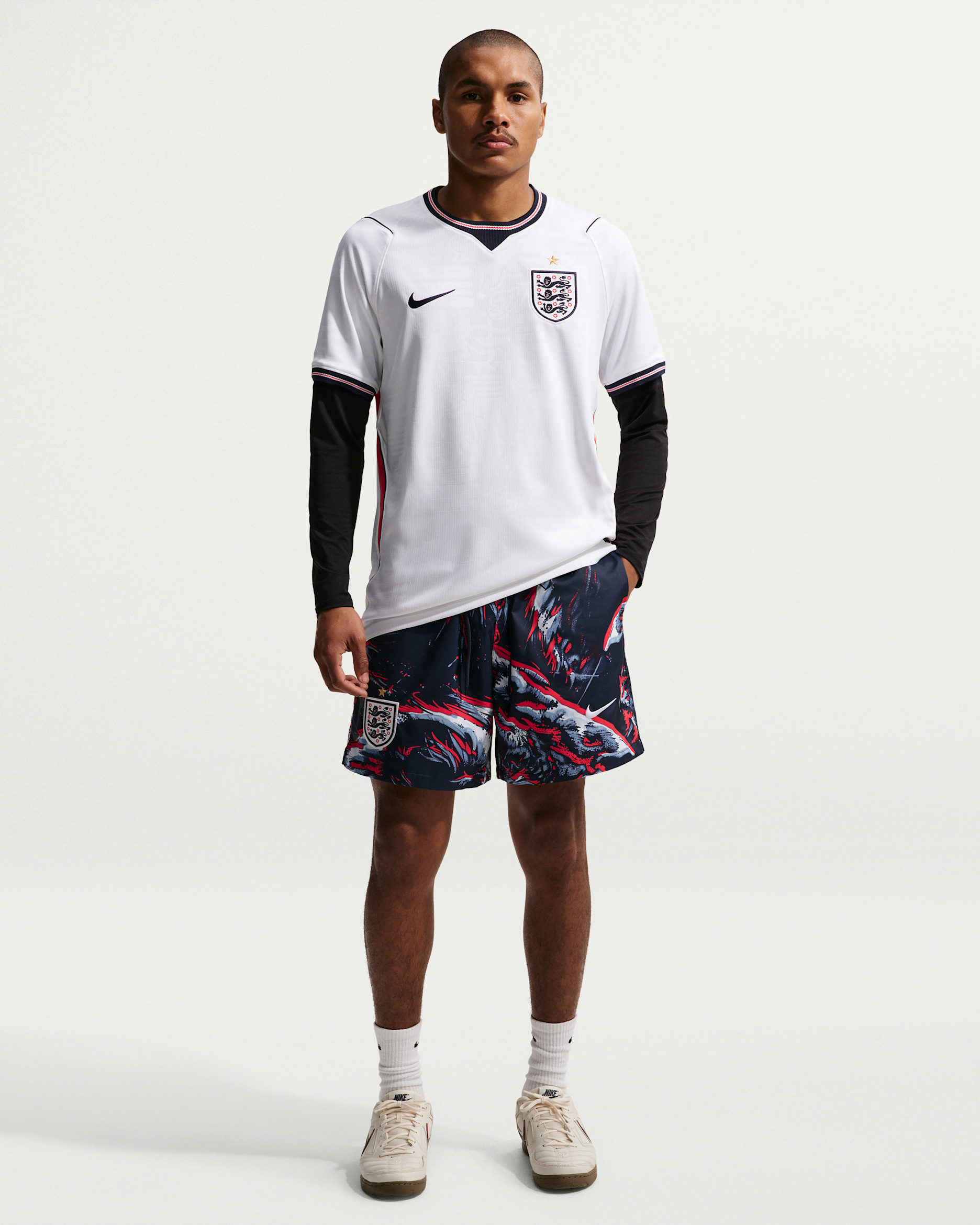 England Club — Obsidian/White