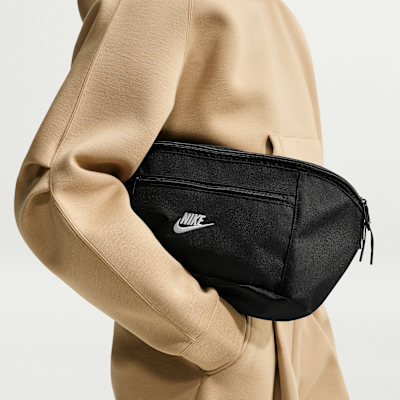 Nike Heritage — Black/Black/White
