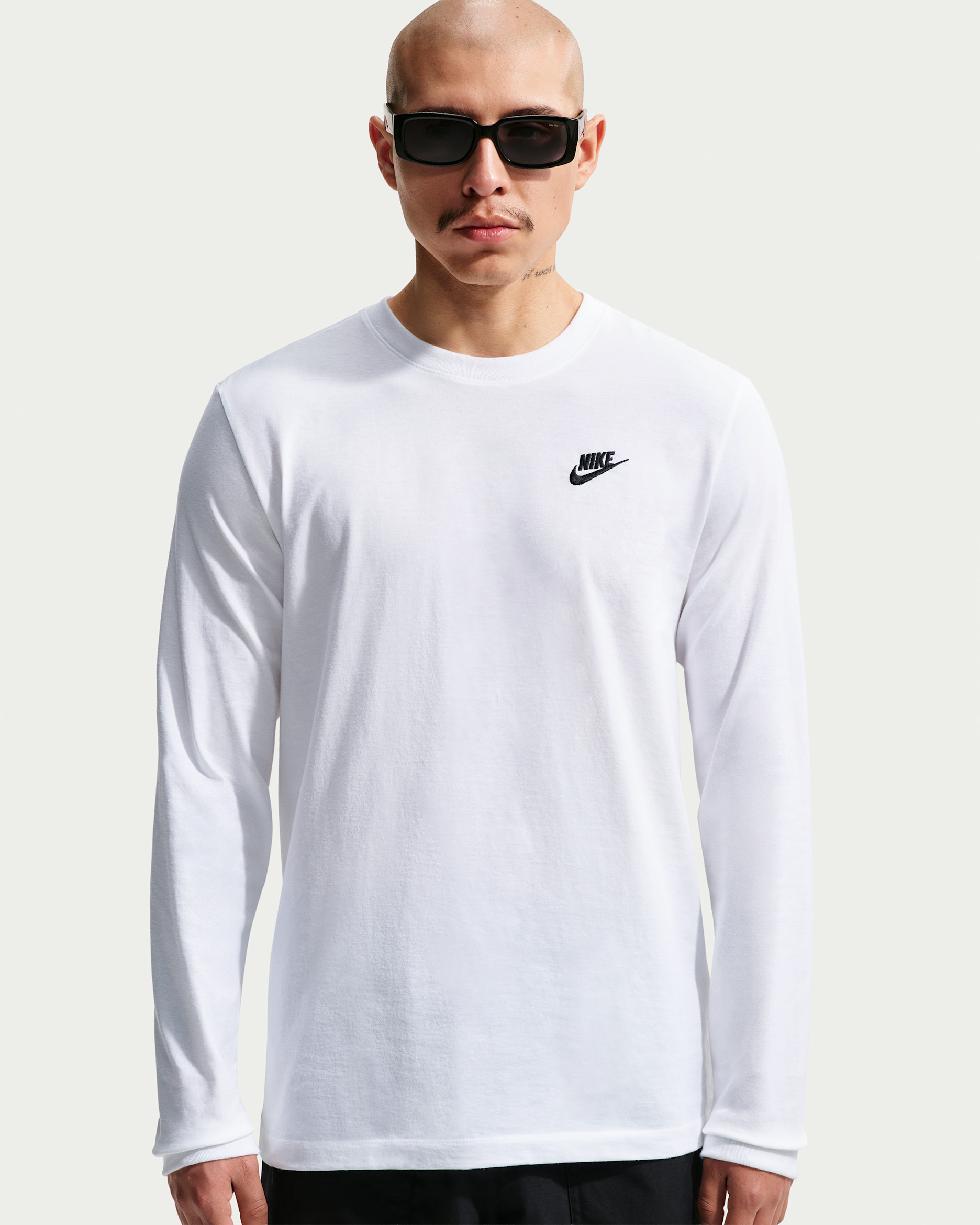 Nike Sportswear Club — White/Black