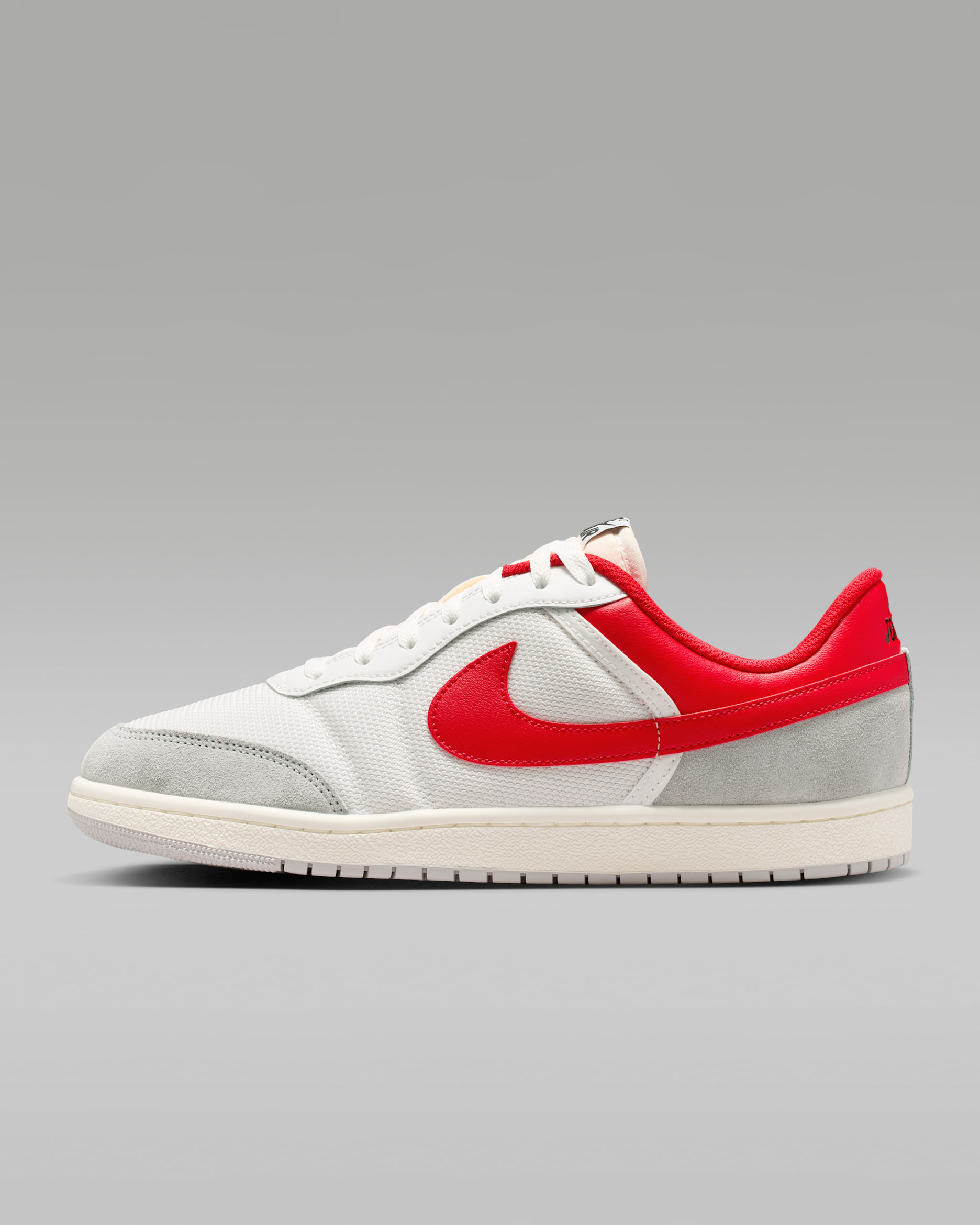 Air Jordan Skyline Low — Summit White/University Red/Light Smoke Grey/Black