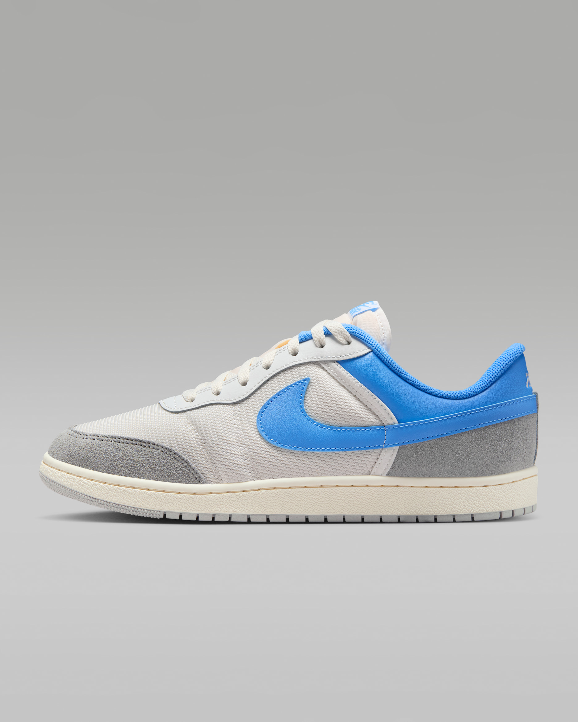 Air Jordan Skyline Low — Summit White/Light Smoke Grey/Sail/University Blue