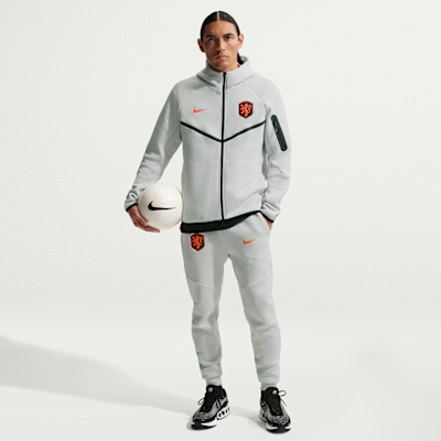 Netherlands Tech Fleece — Photon Dust/Hyper Crimson