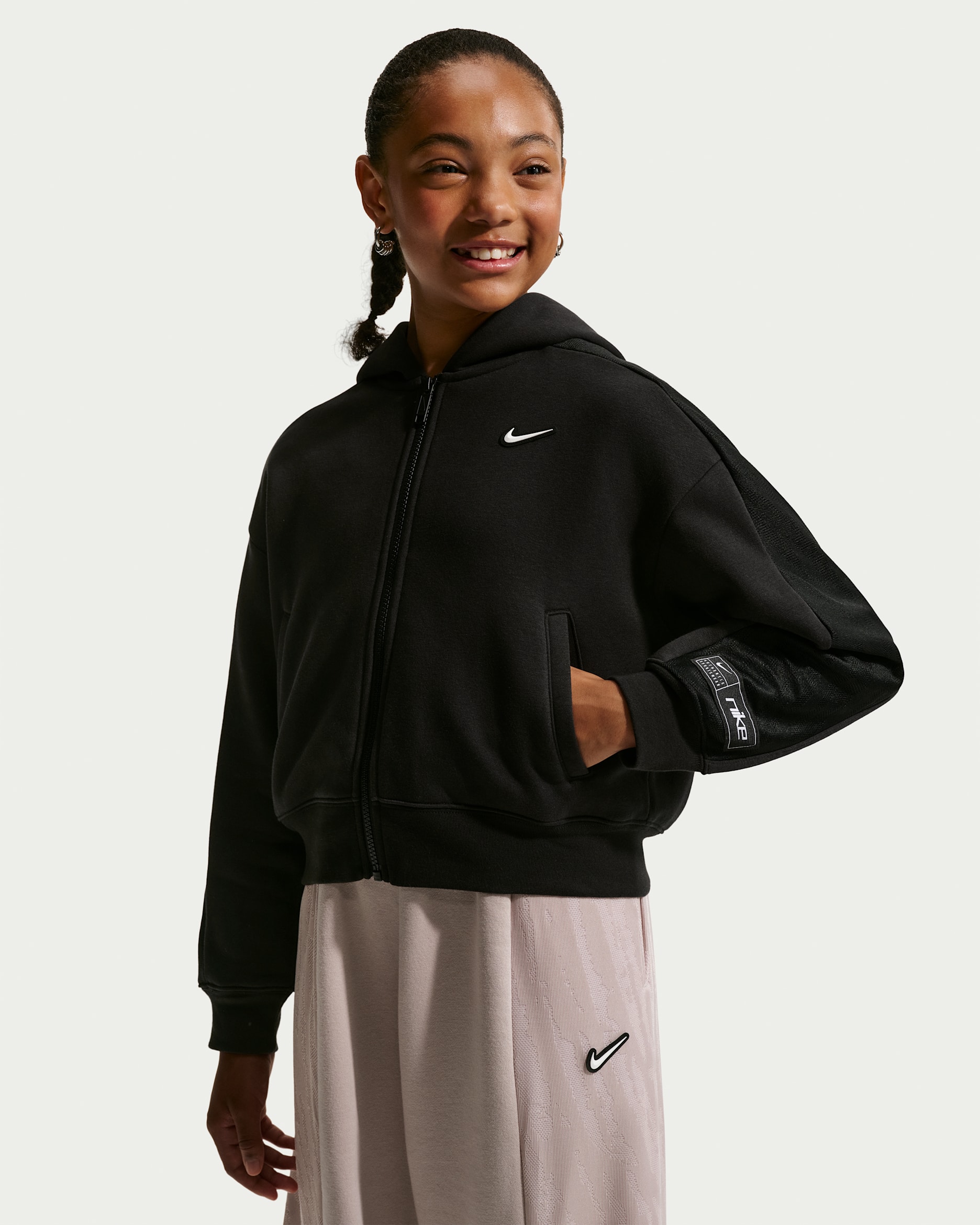 Nike Sportswear — Black/White