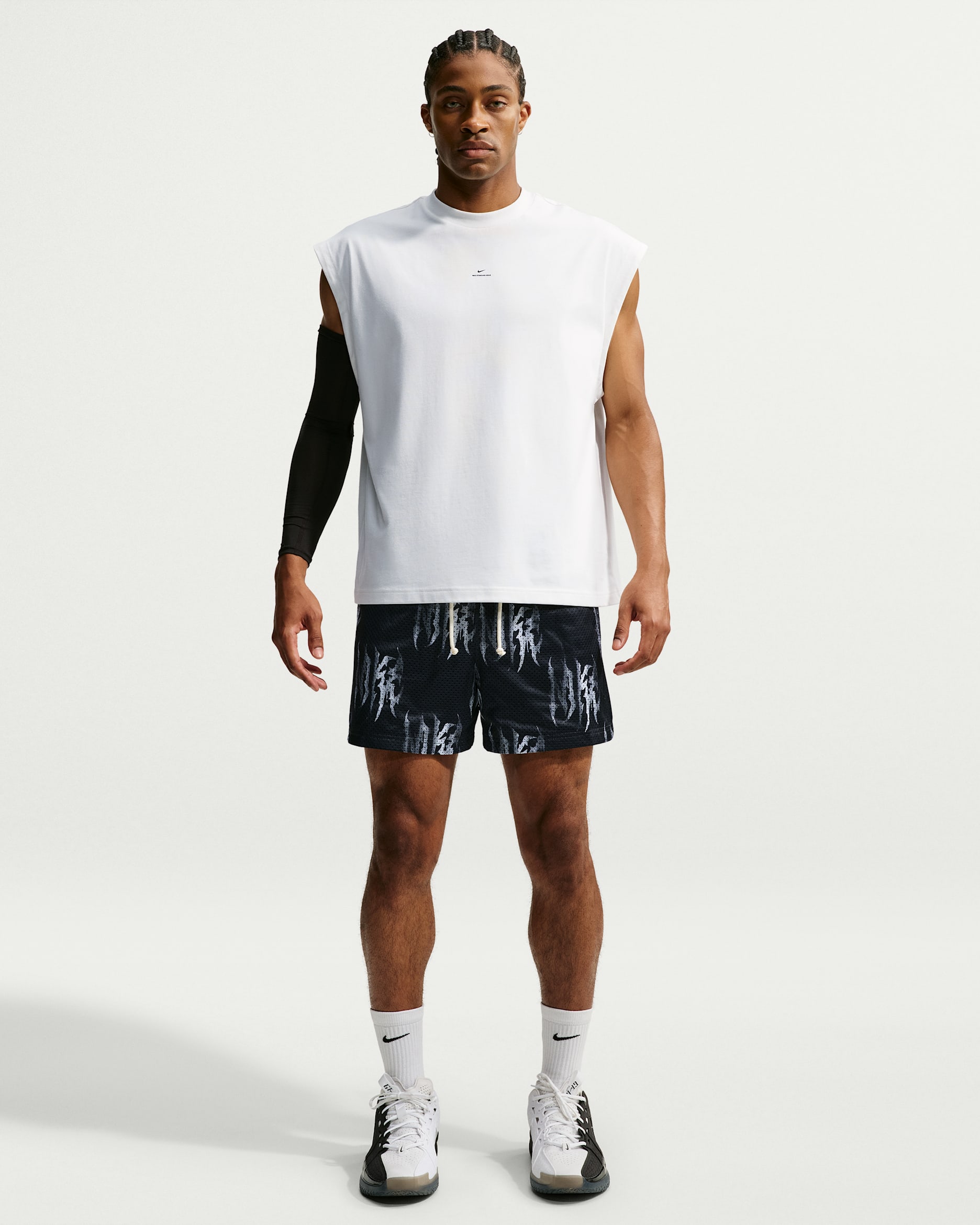 Nike Standard Issue — Black/Pale Ivory