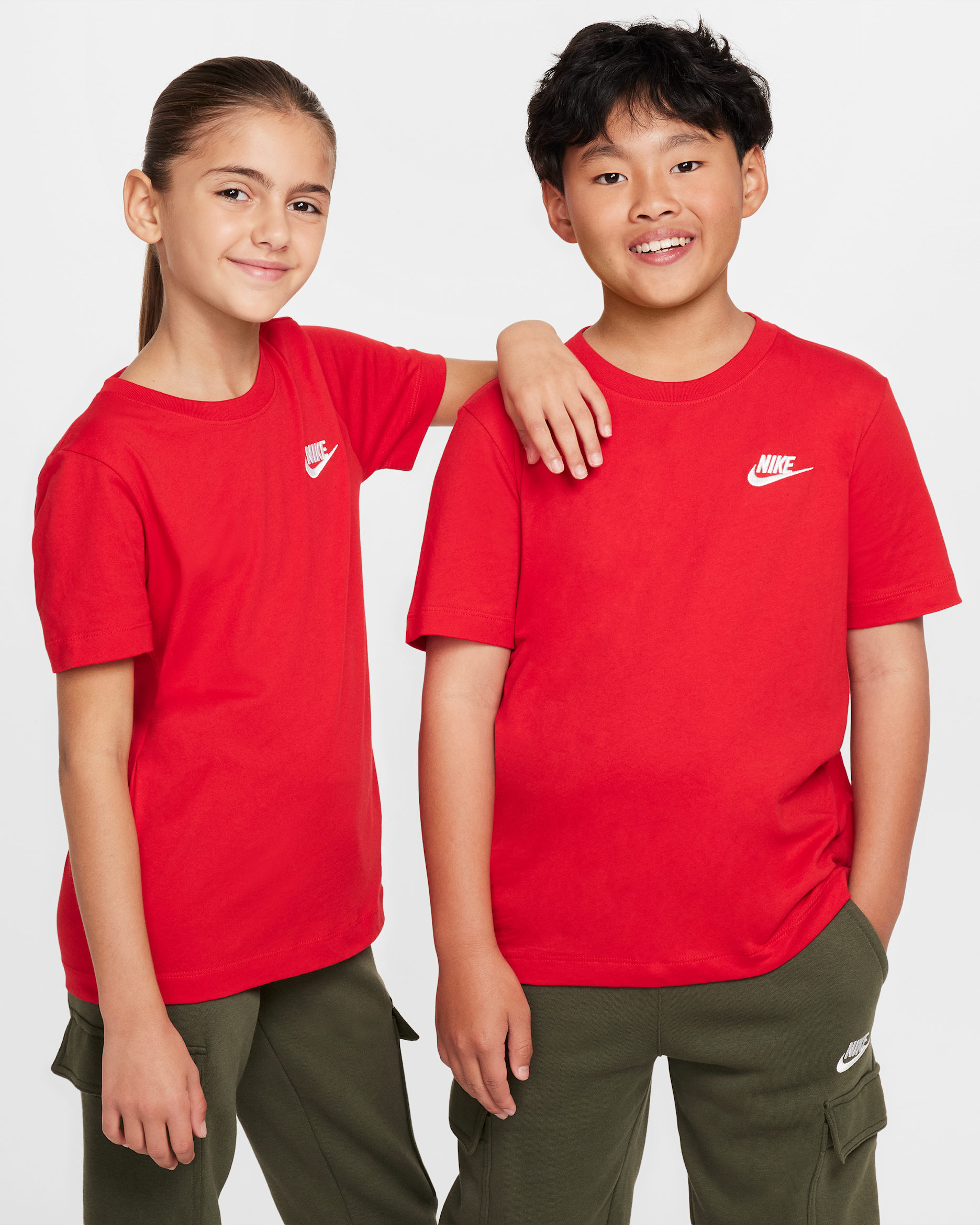 Nike Sportswear — University Red