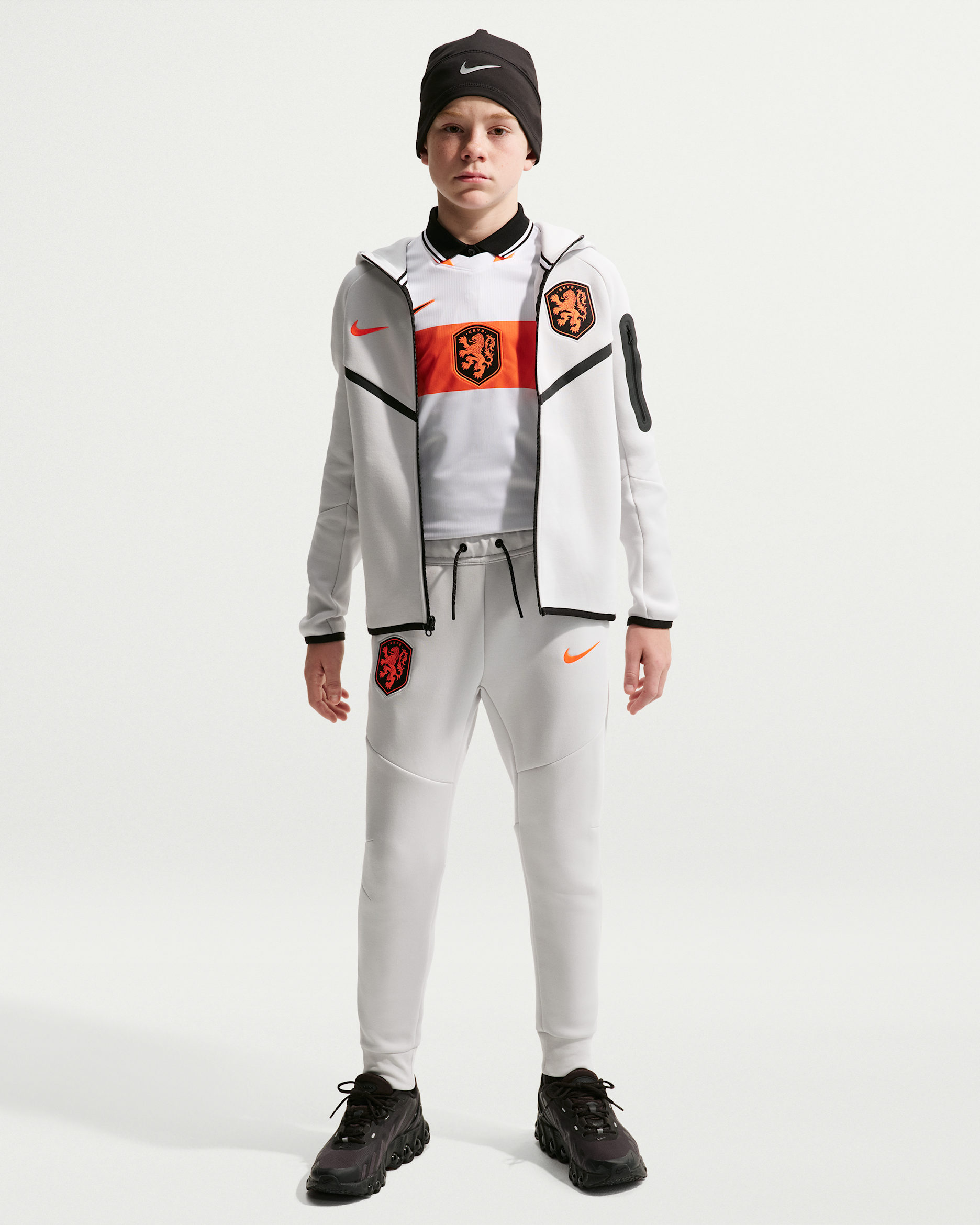 Netherlands Tech Fleece — Photon Dust/Photon Dust/Hyper Crimson