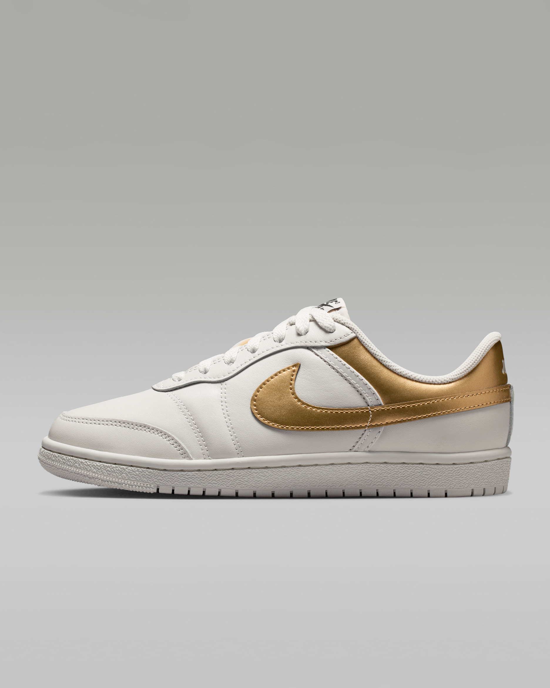 Air Jordan Skyline Low — Swan/Black/Metallic Gold