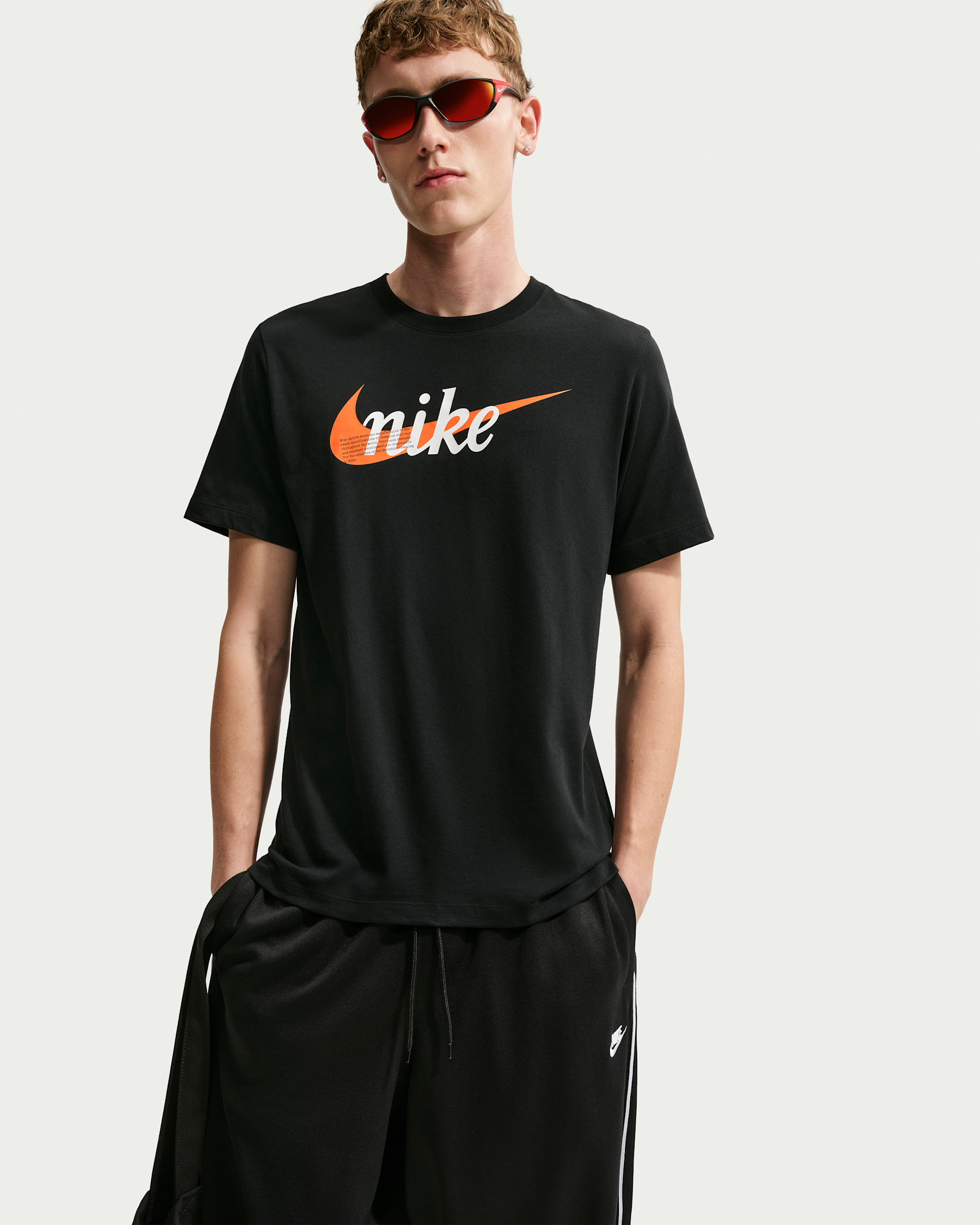 Nike Sportswear — Black