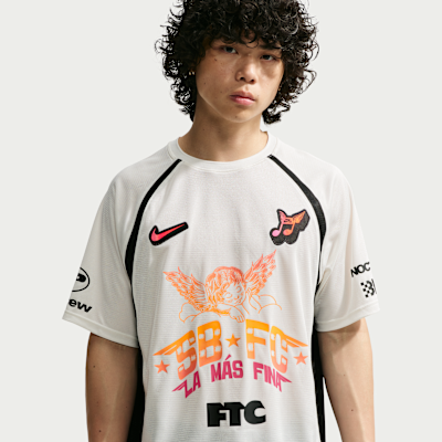 Nike SB — Sail/Black