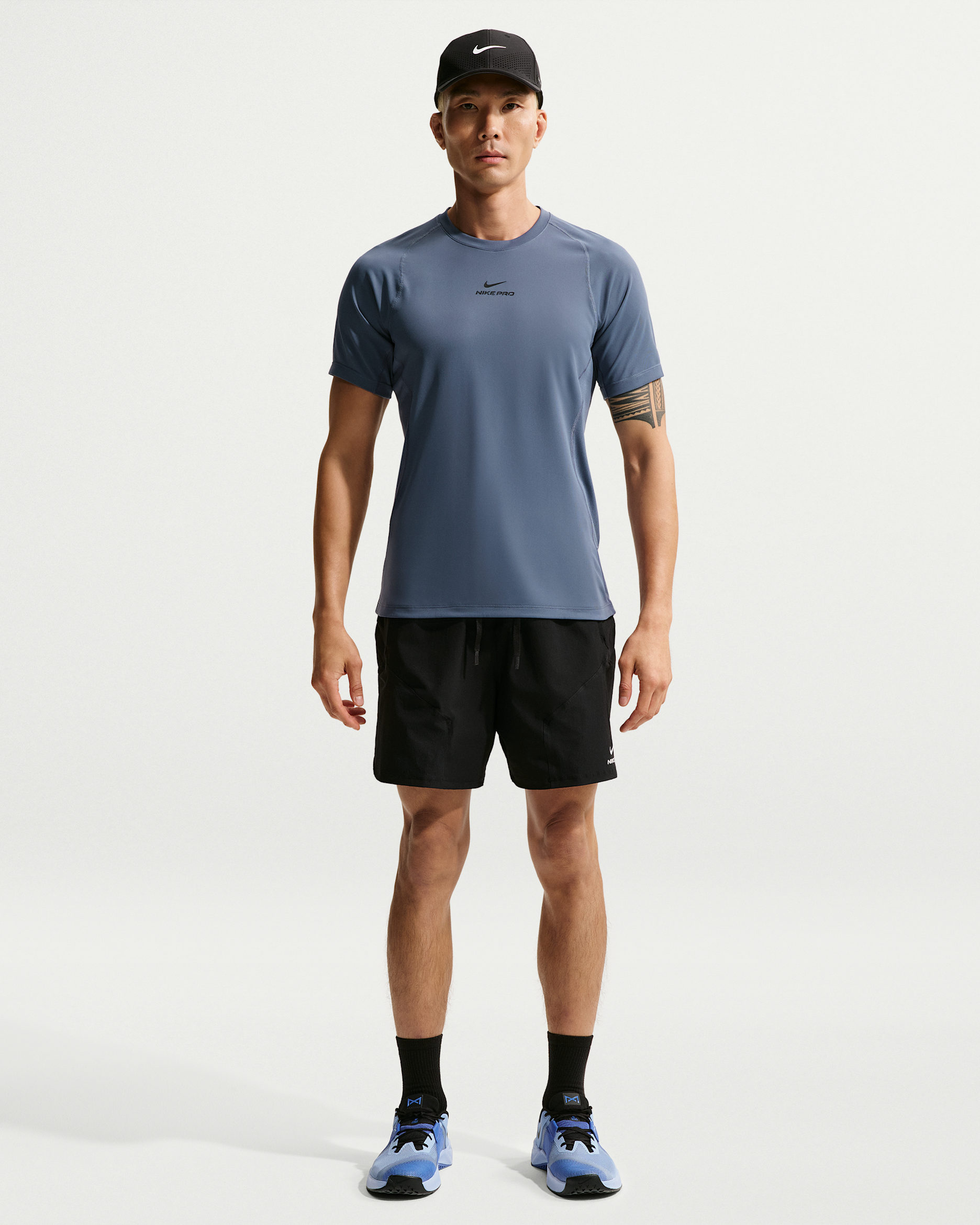 Nike Pro Training — Black/Black/White