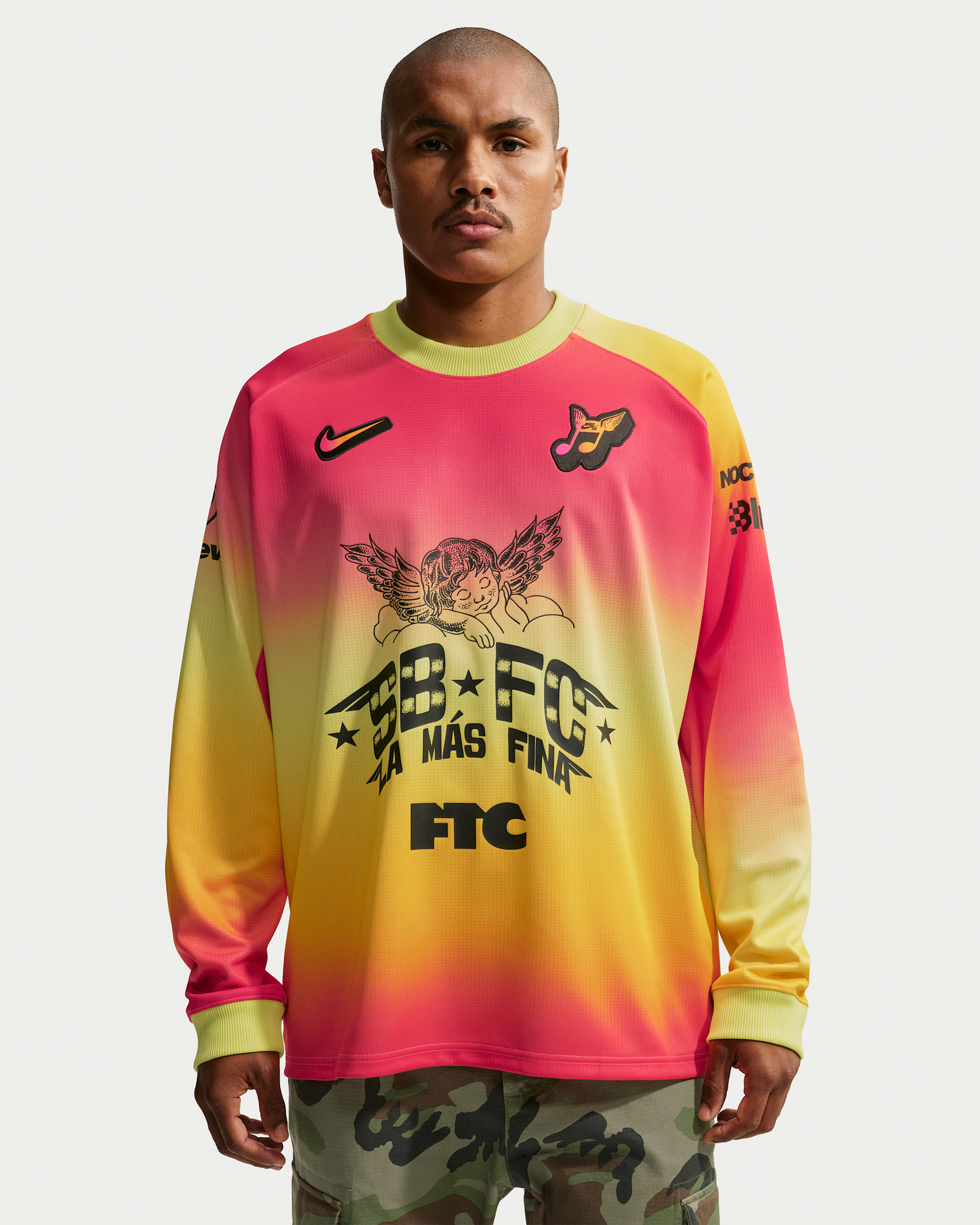 Nike SB — Hyper Pink