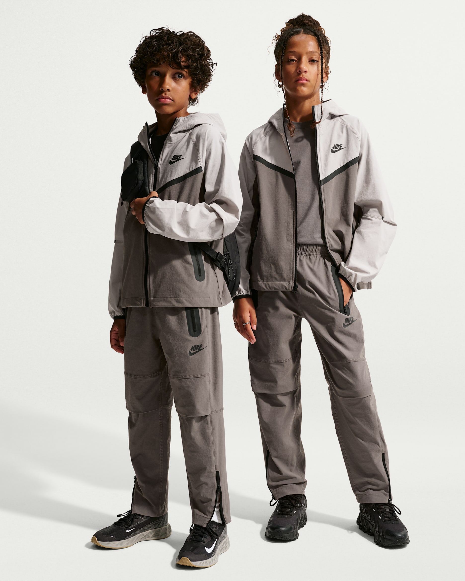 Nike Tech — Cave Stone/Cave Stone/Black