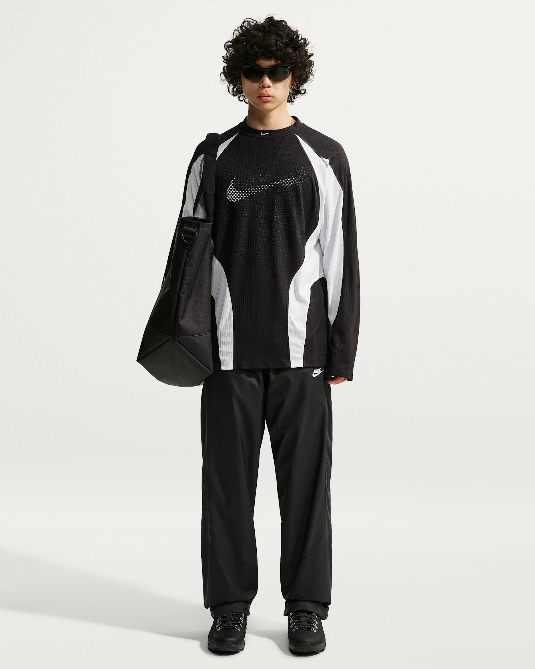 Nike Windrunner — Black/Anthracite/White