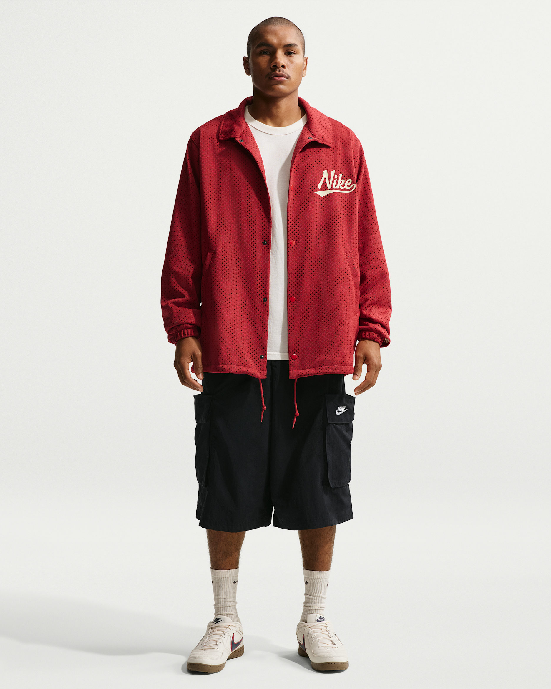 Nike Sportswear Club — Black/White