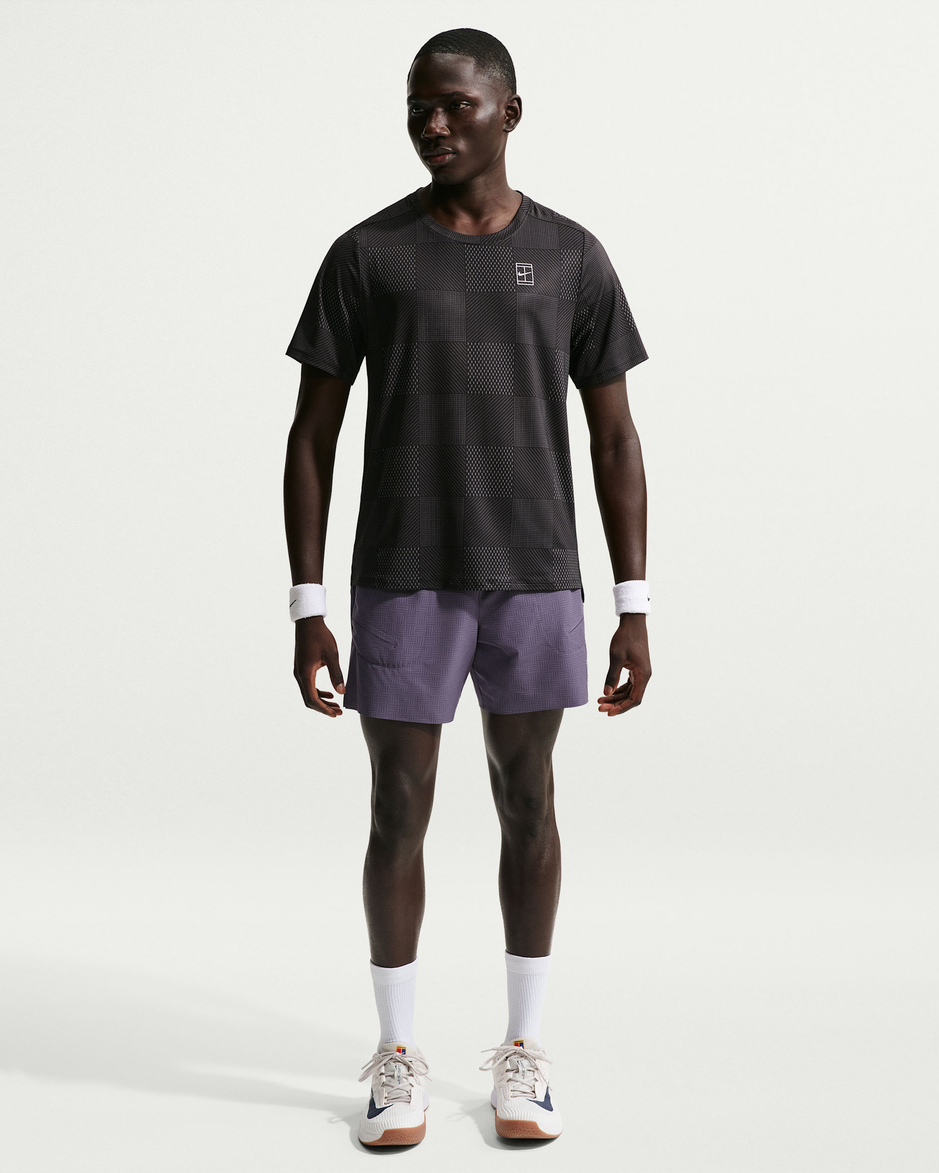 NikeCourt Advantage — Dark Raisin/White