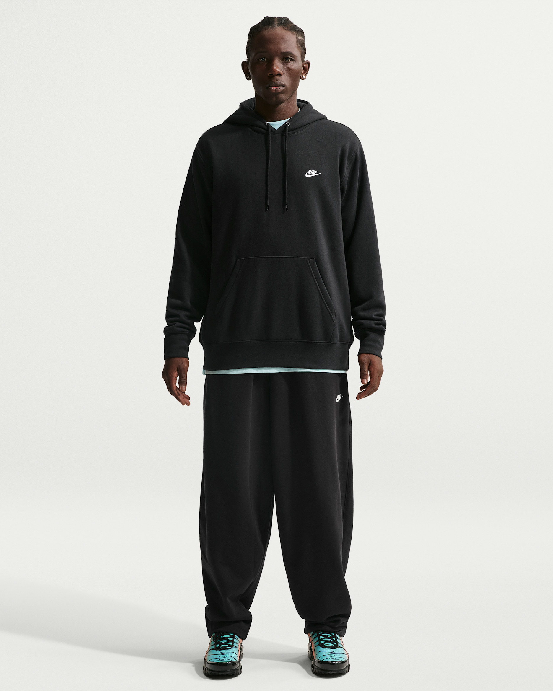 Nike Sportswear Club — Black/Black/White