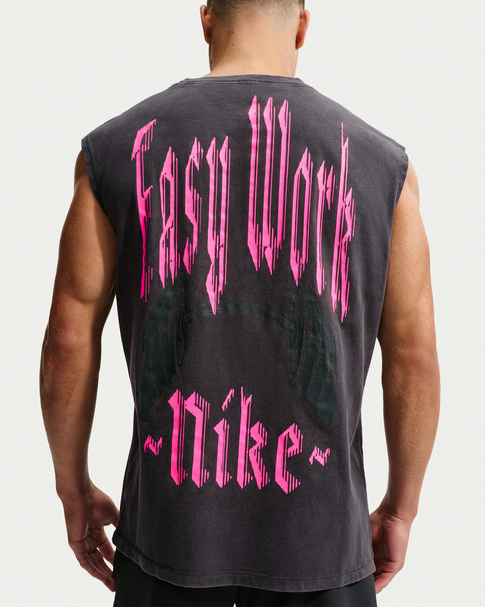 Nike — Black/Hyper Pink