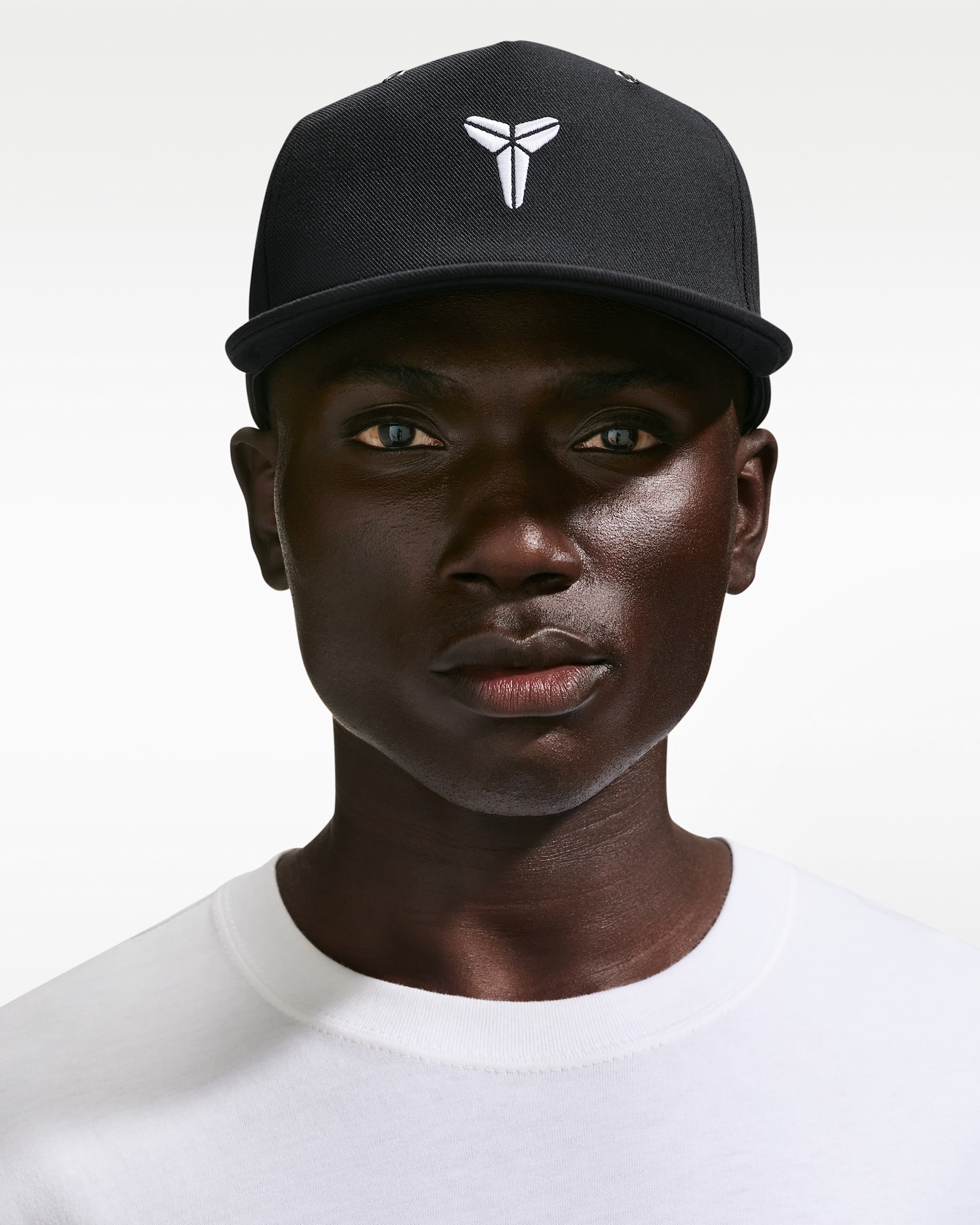 Kobe — Black/Black/White
