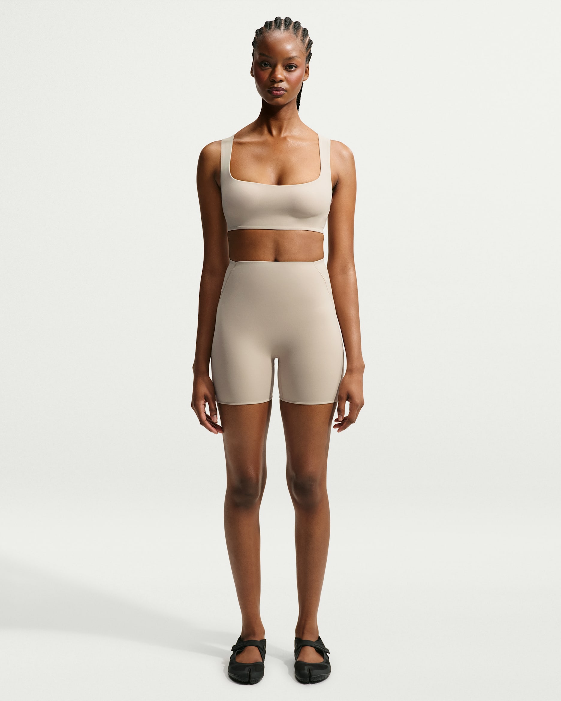 NikeSKIMS Studio Stretch — NSKM Linen/NSKM Linen