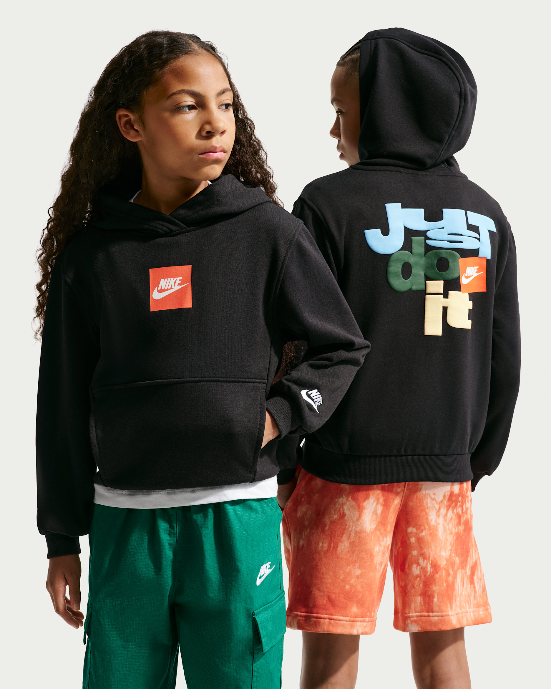 Nike Sportswear Club — Black/White